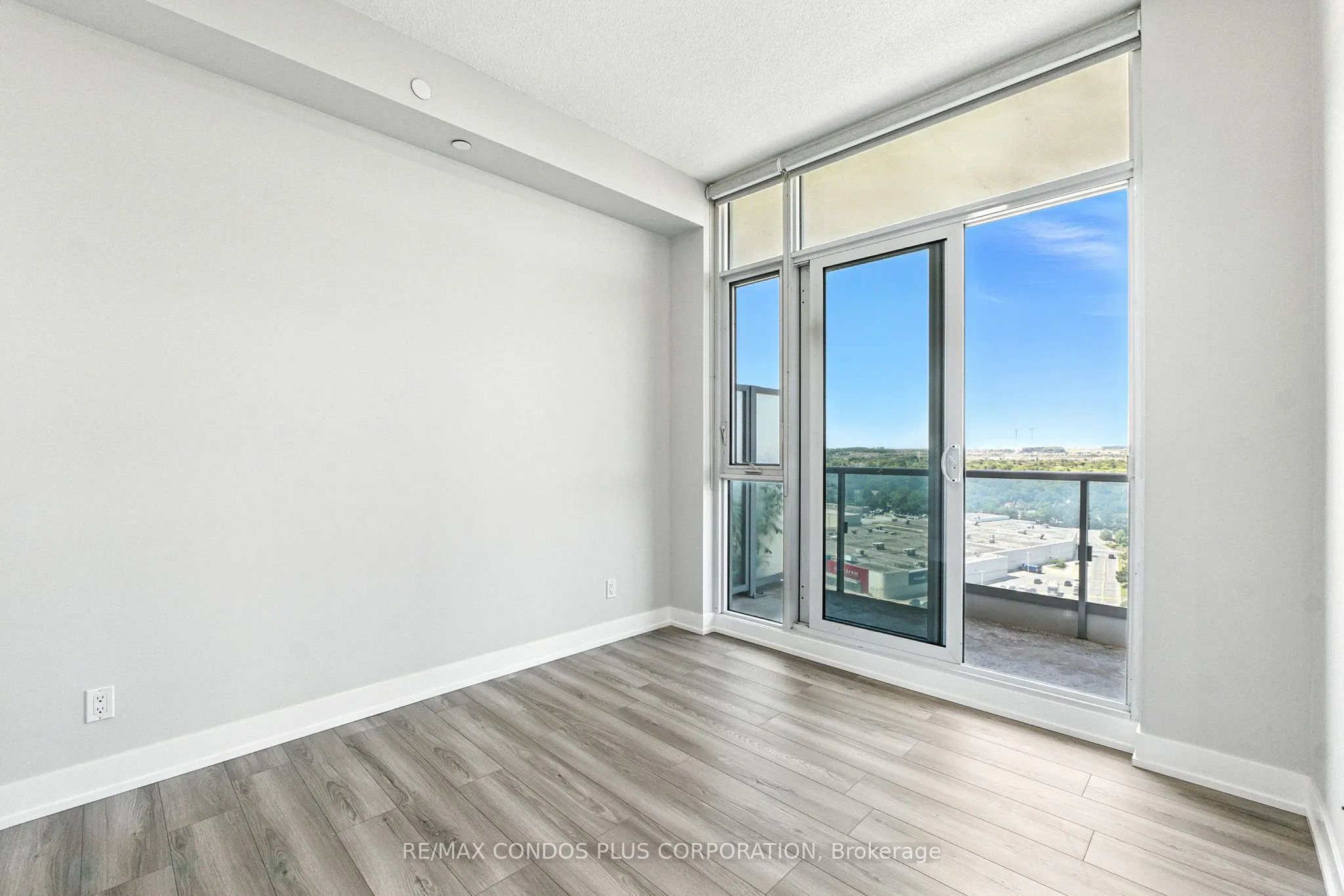 9471 Yonge Street, #Lph15