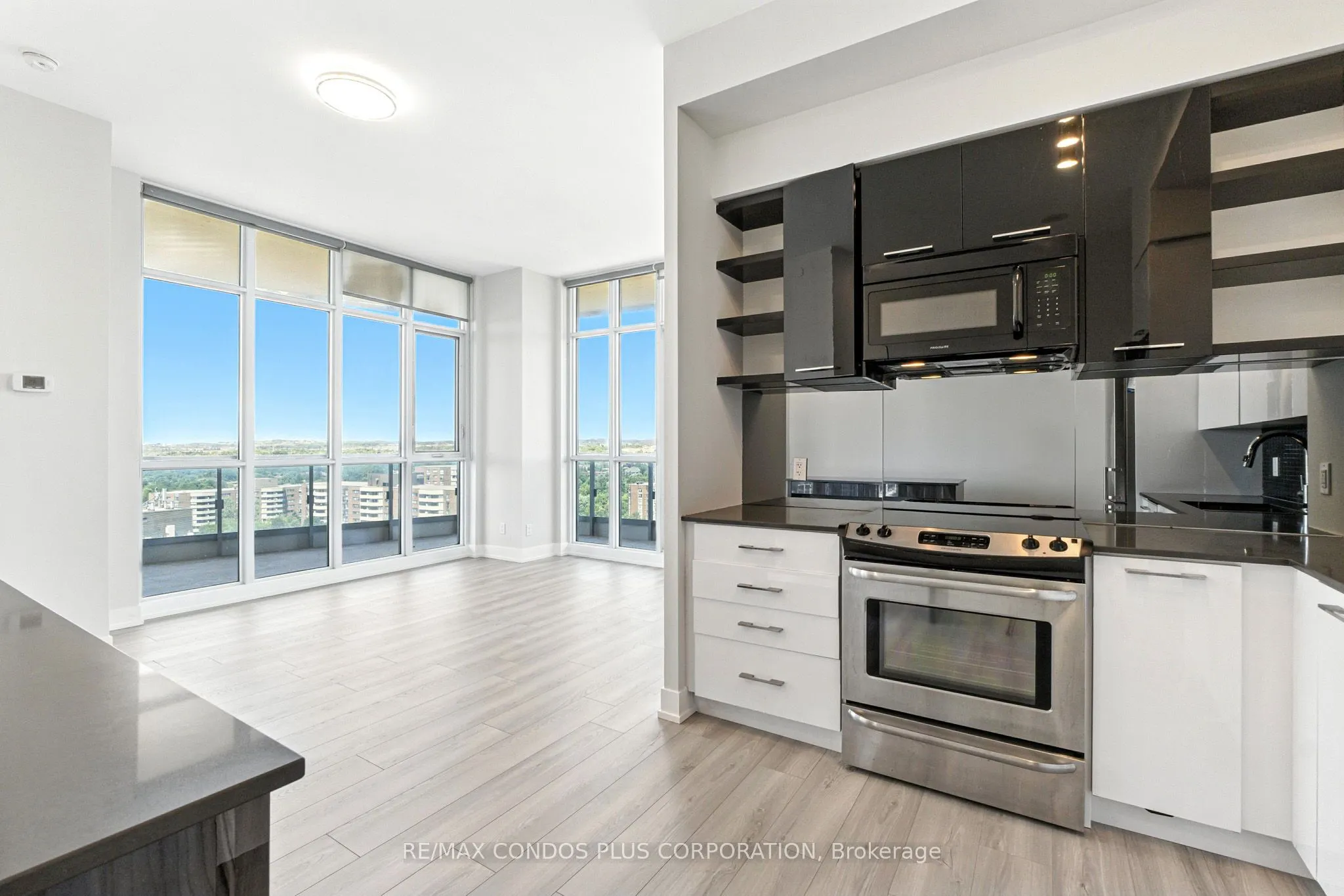 9471 Yonge Street, #Lph15