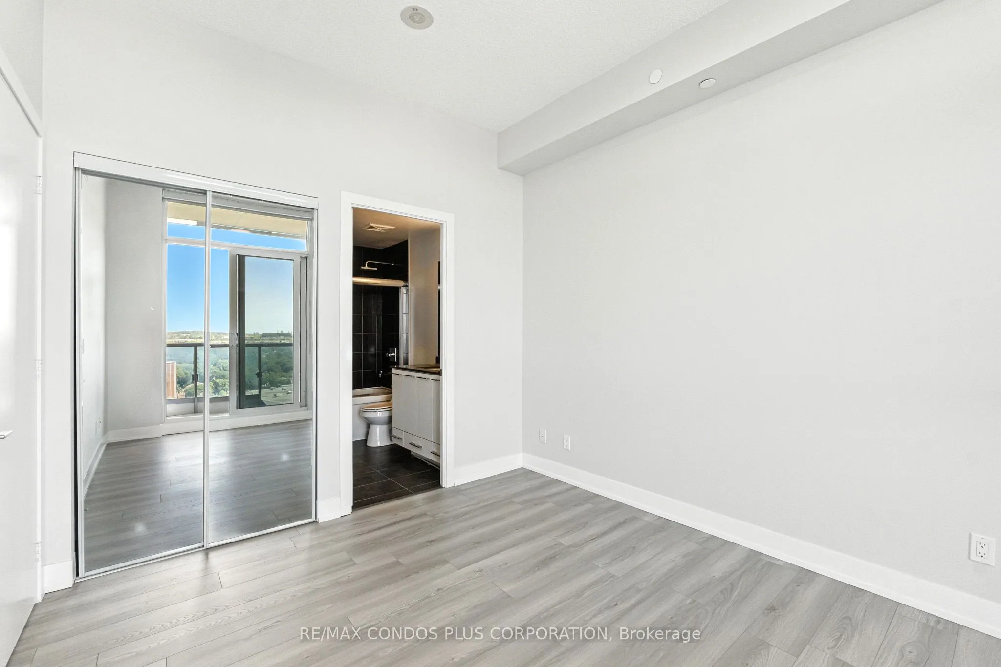 9471 Yonge Street, #Lph15