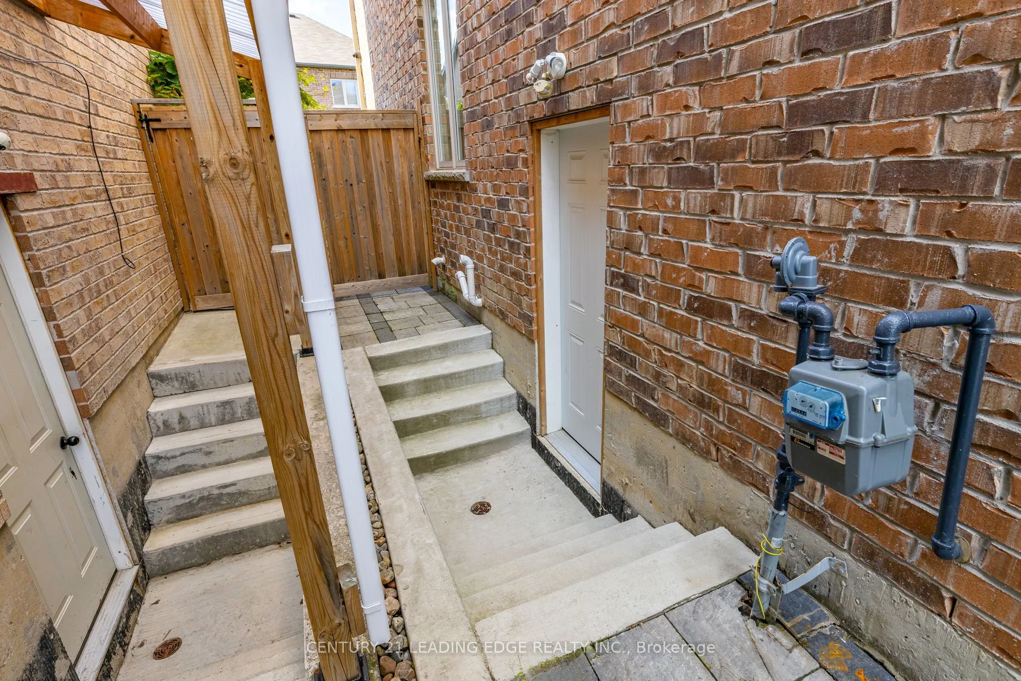 102 MACTIER Drive, #LOWER