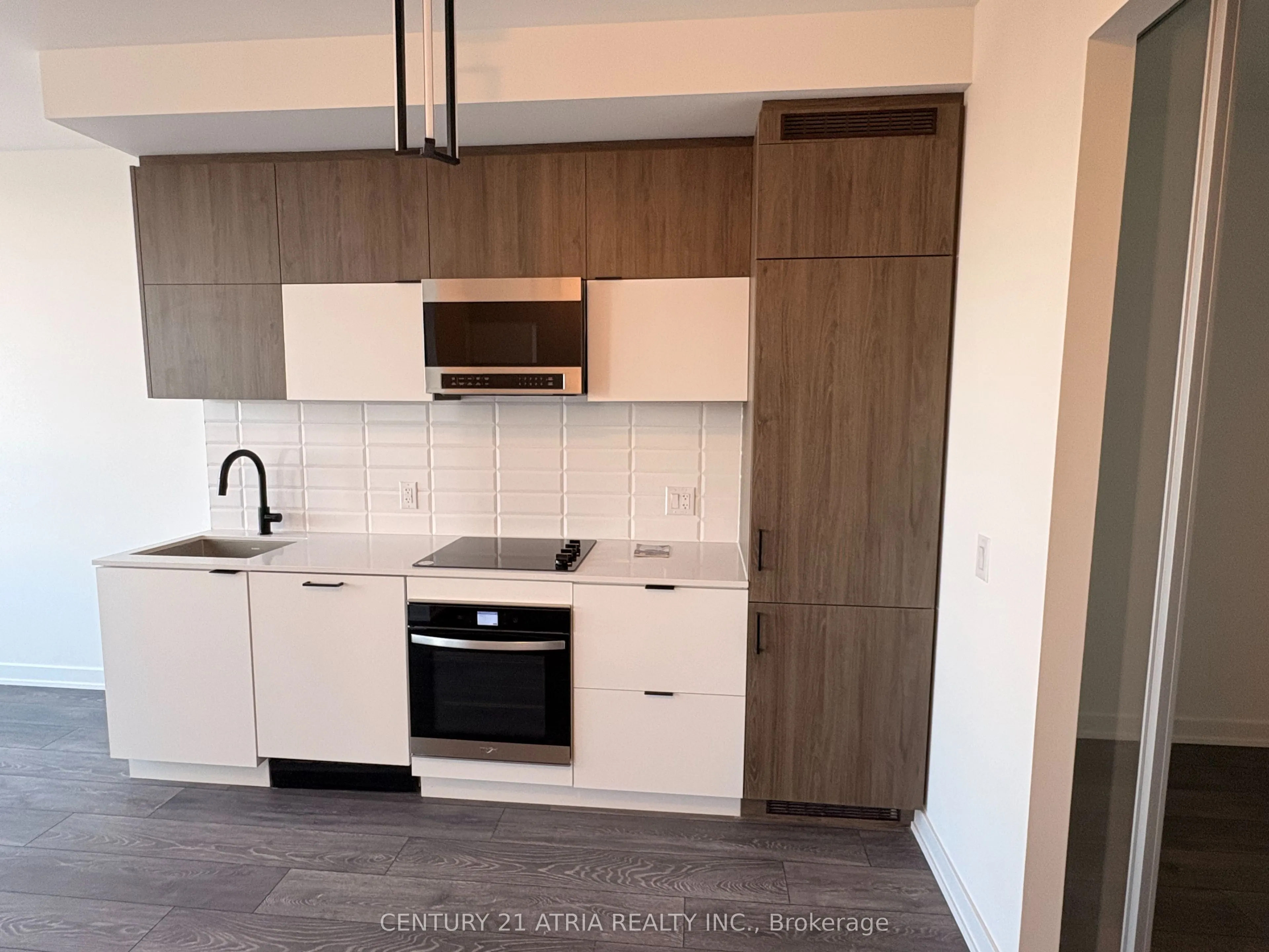 8888 Yonge Street, #712