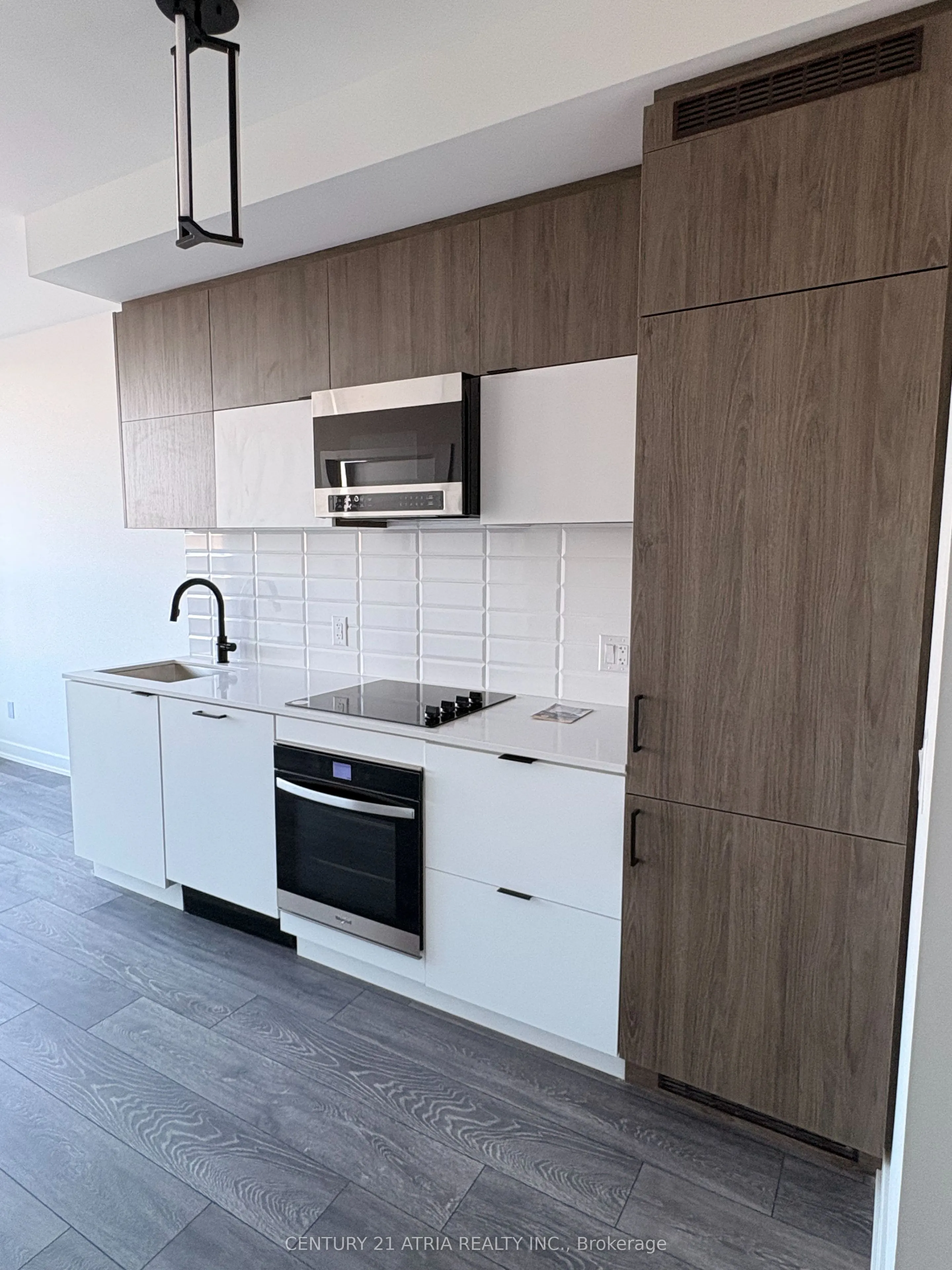 8888 Yonge Street, #712