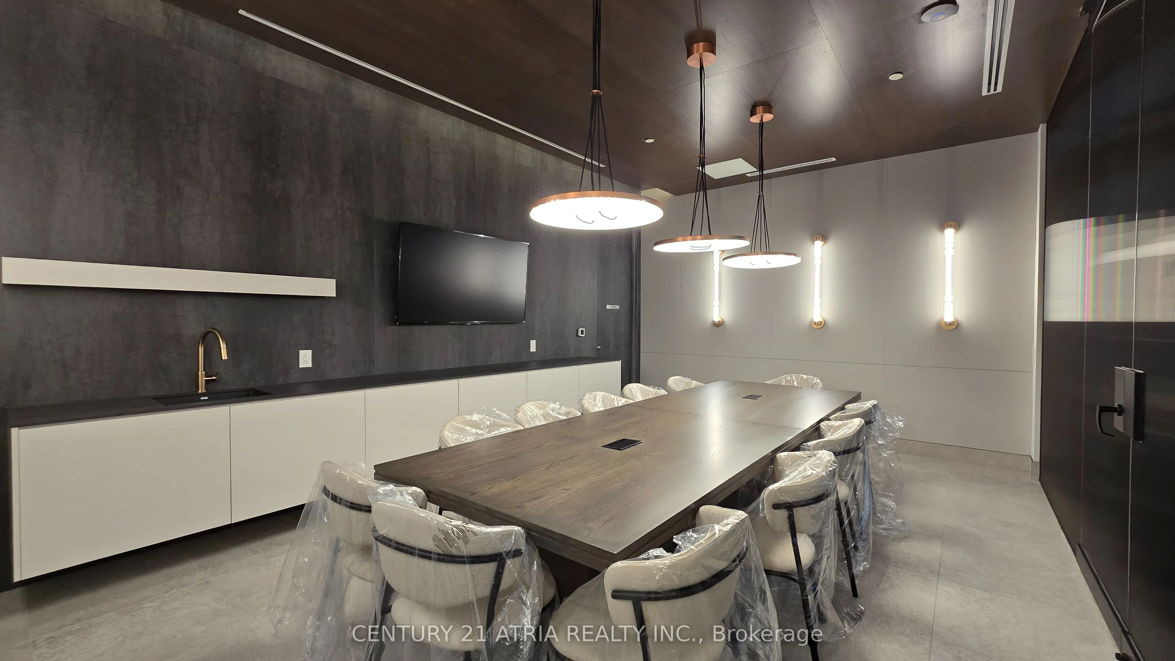 8888 Yonge Street, #705