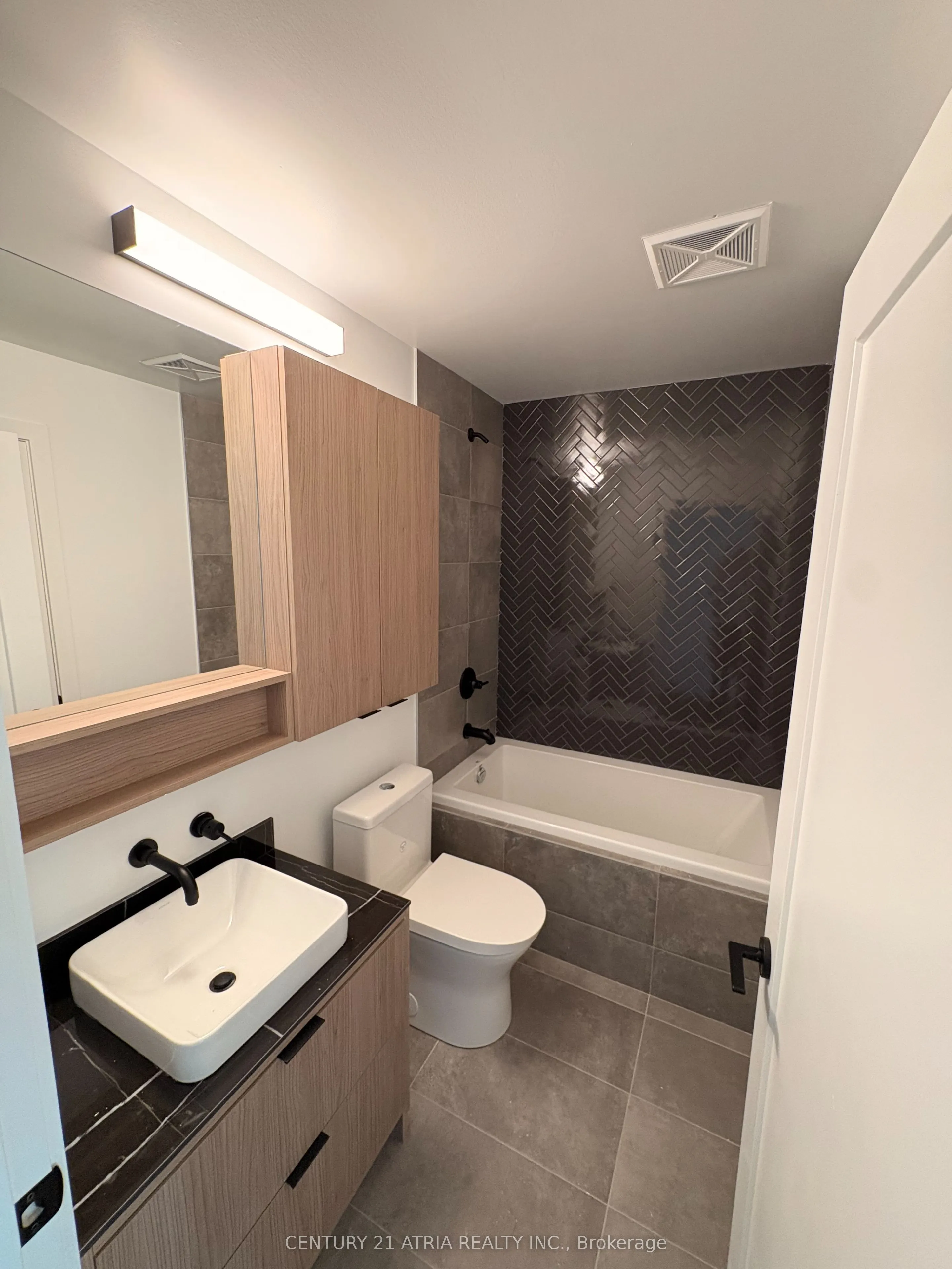 8888 Yonge Street, #901