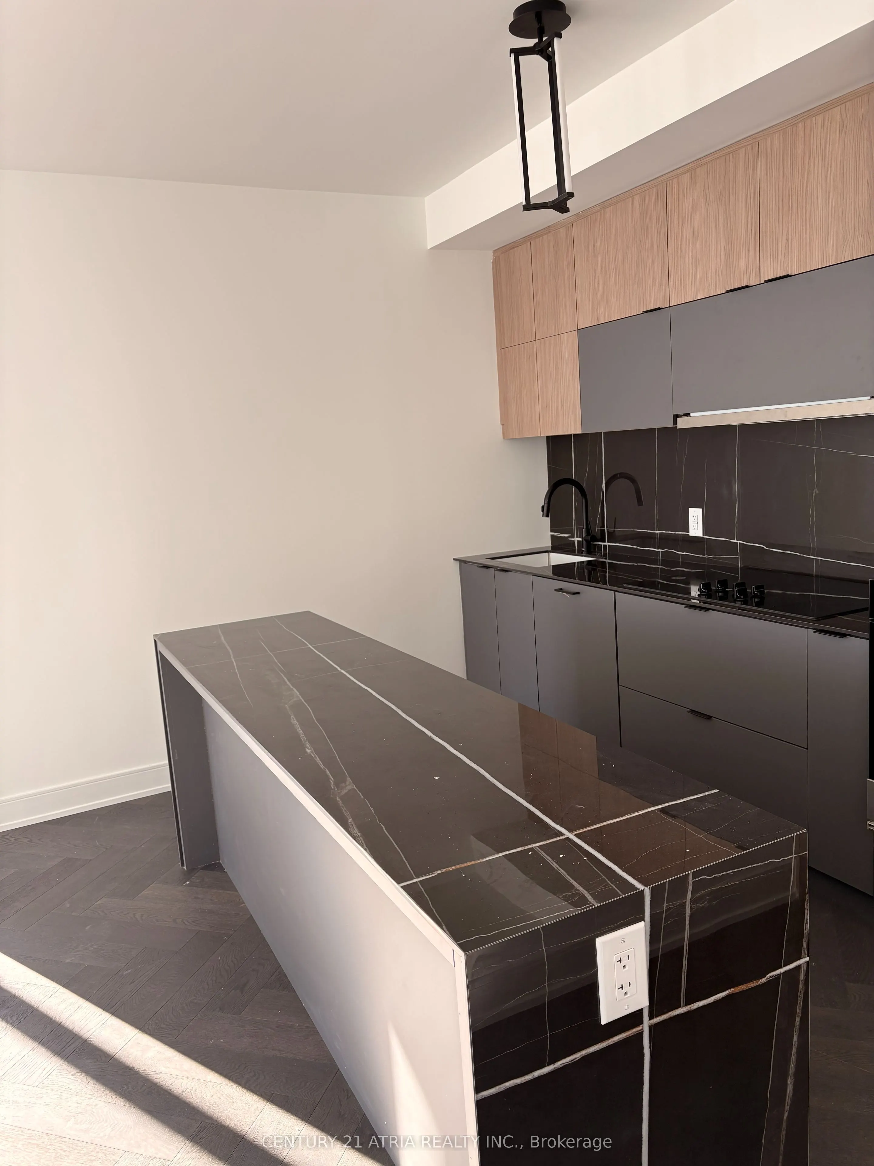 8888 Yonge Street, #901