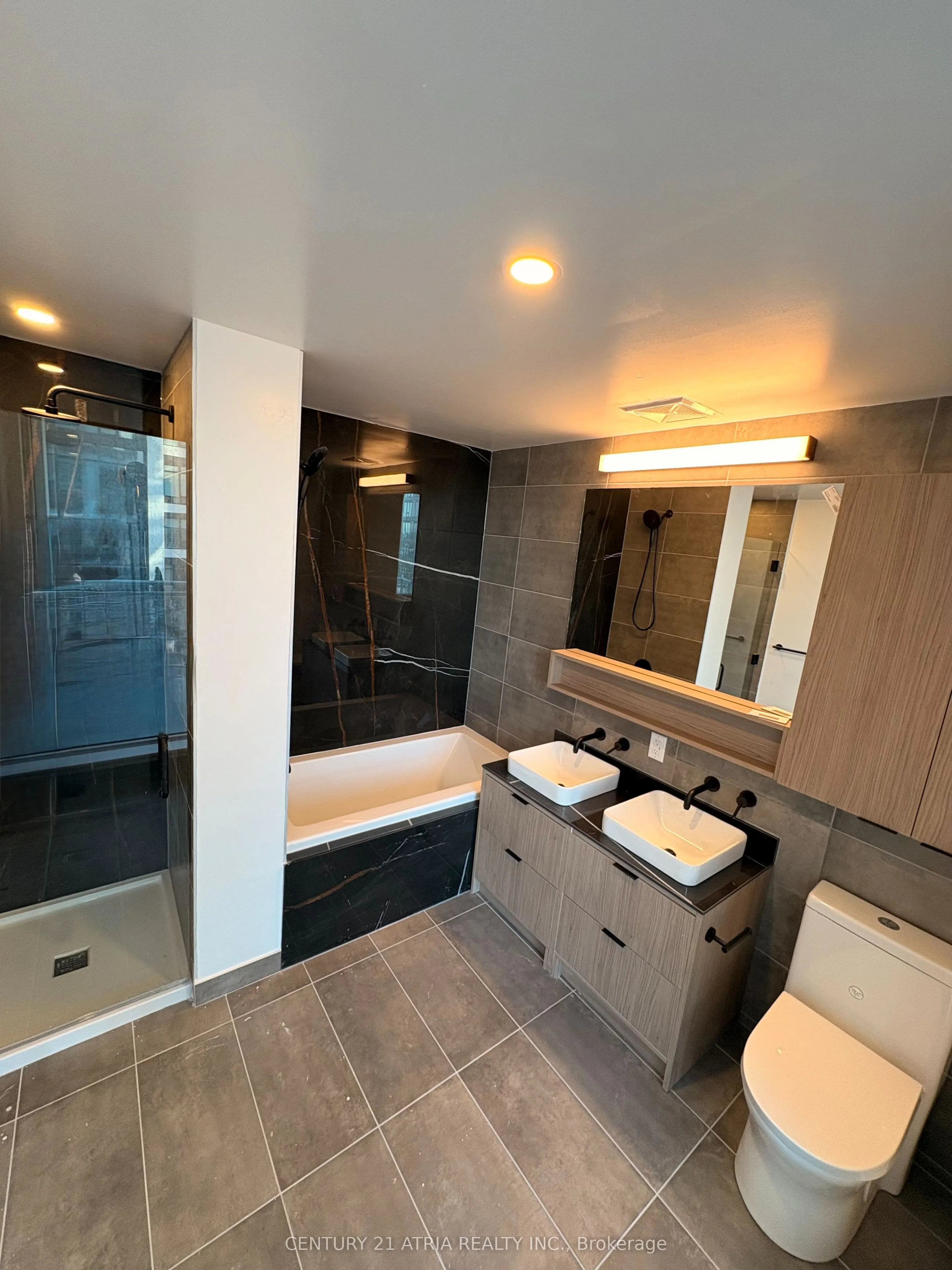 8888 Yonge Street, #901