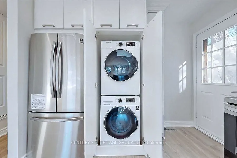 765 Greenfield Crescent, #Main