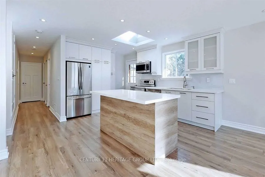 765 Greenfield Crescent, #Main