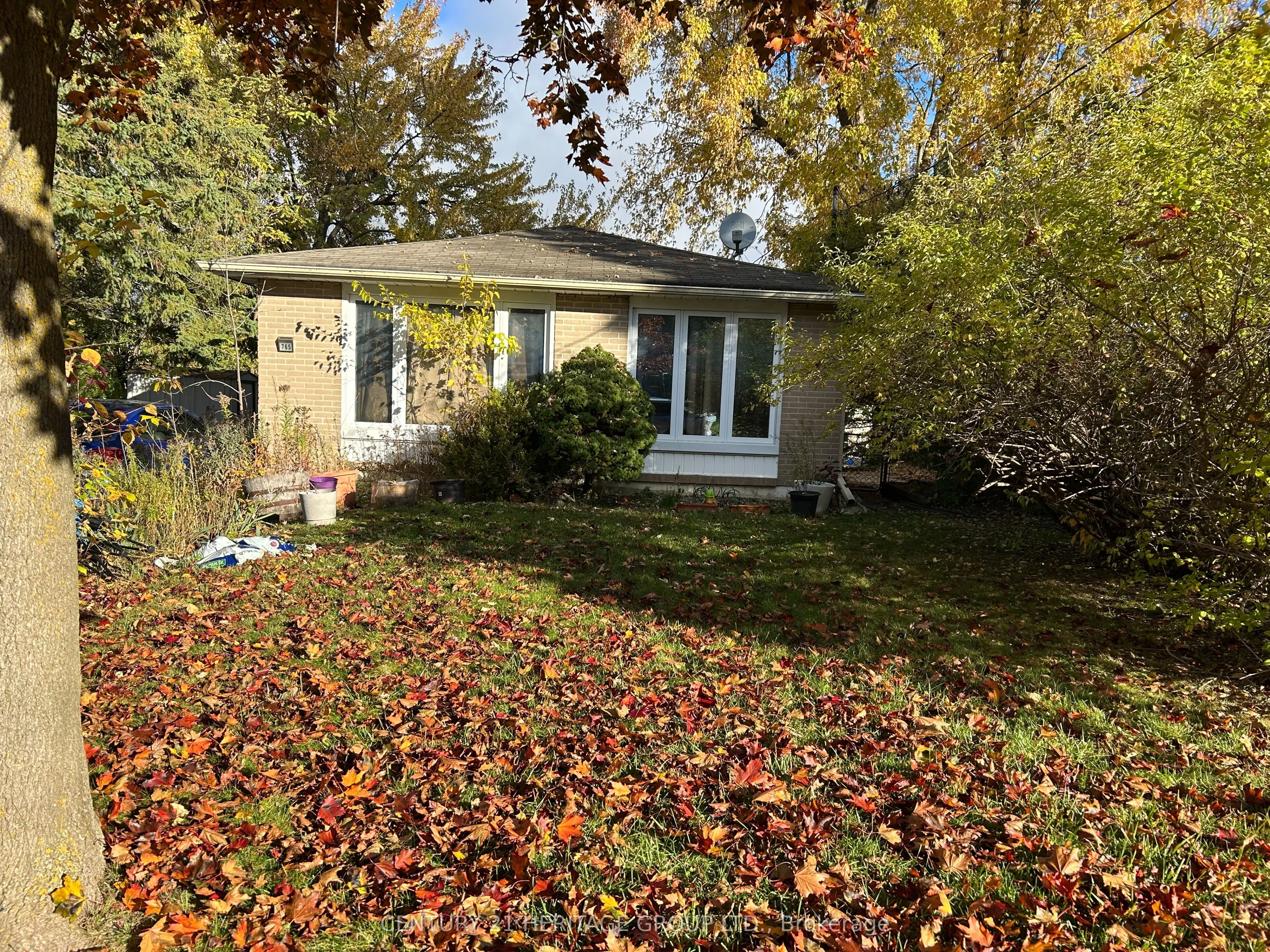 765 Greenfield Crescent, #Main