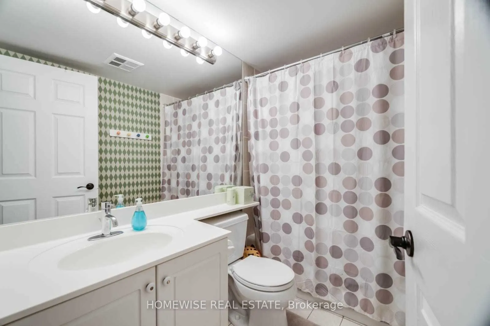 130 Pond Drive, #212