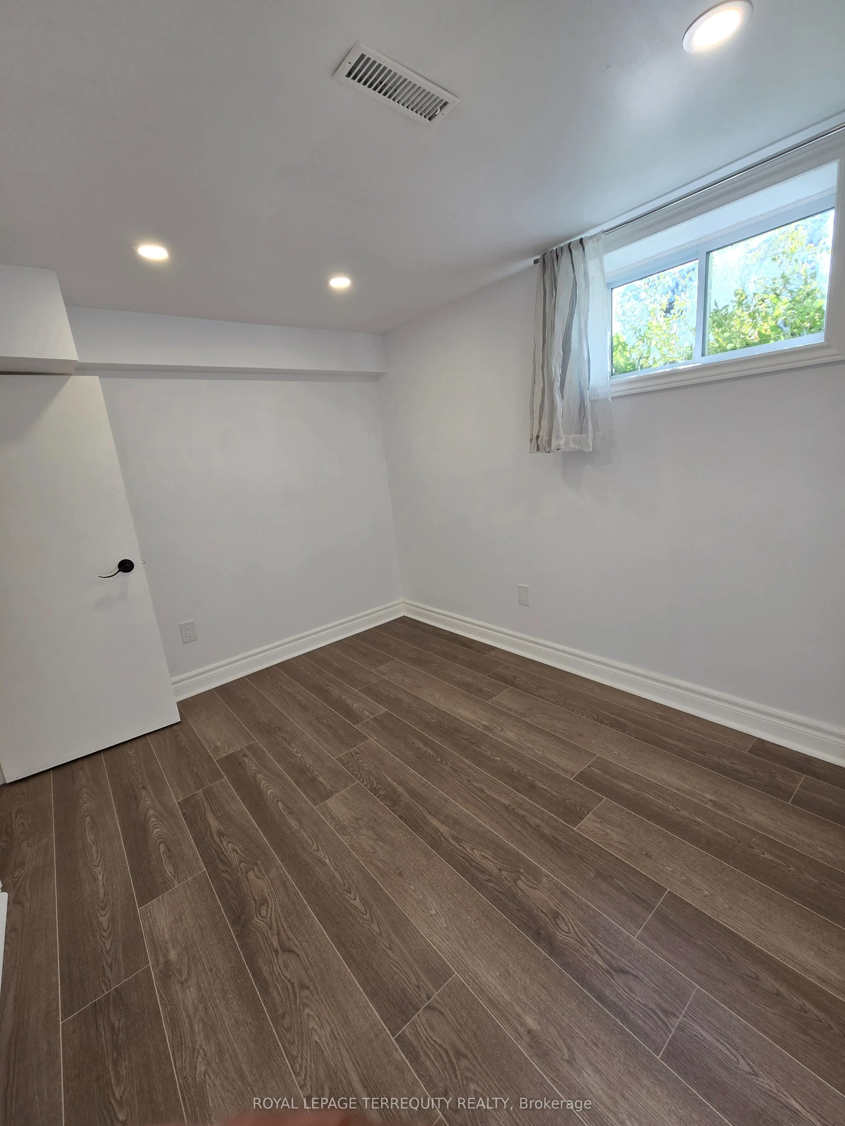 55 Queens Court, #Bsmt