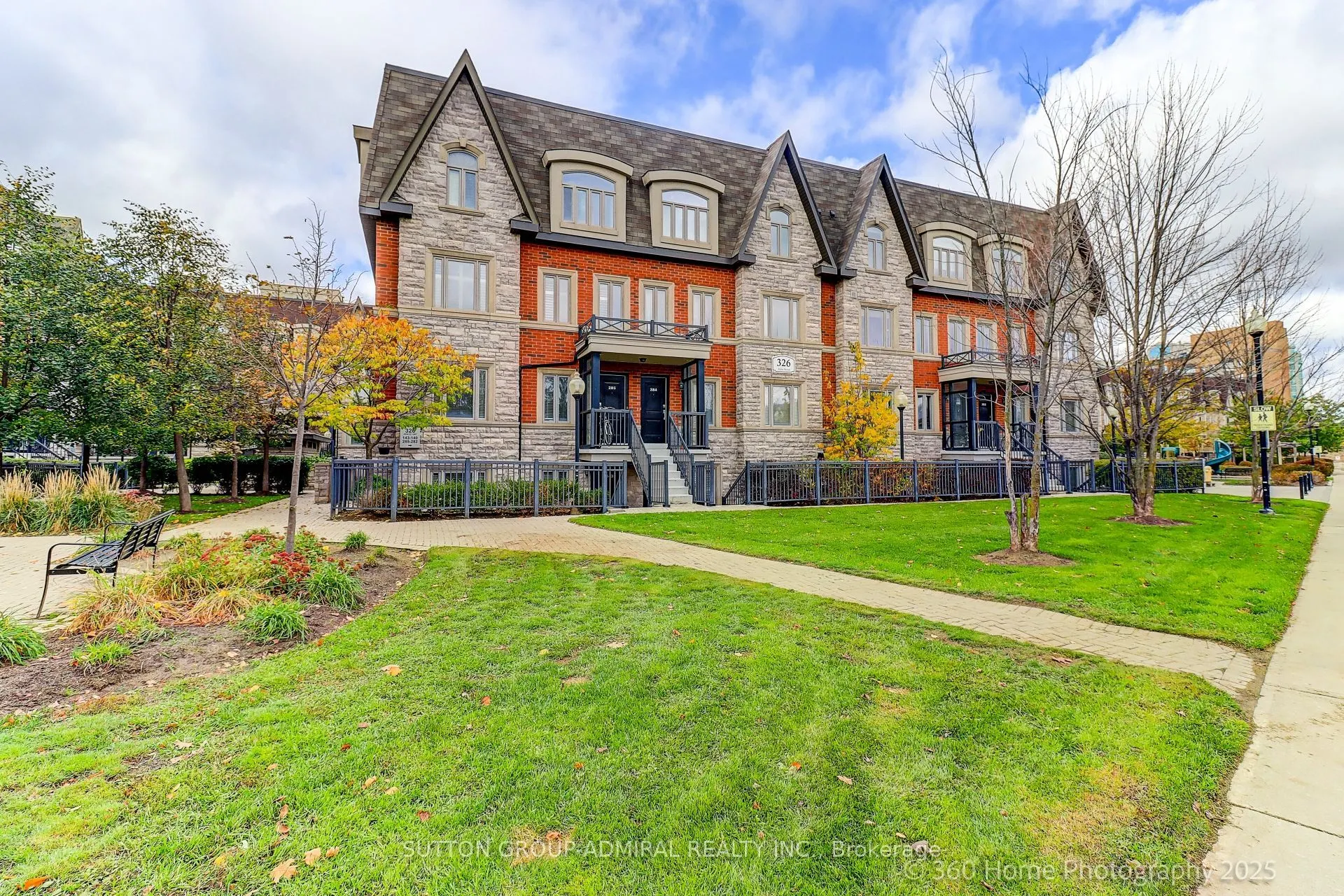 326 John Street, #143