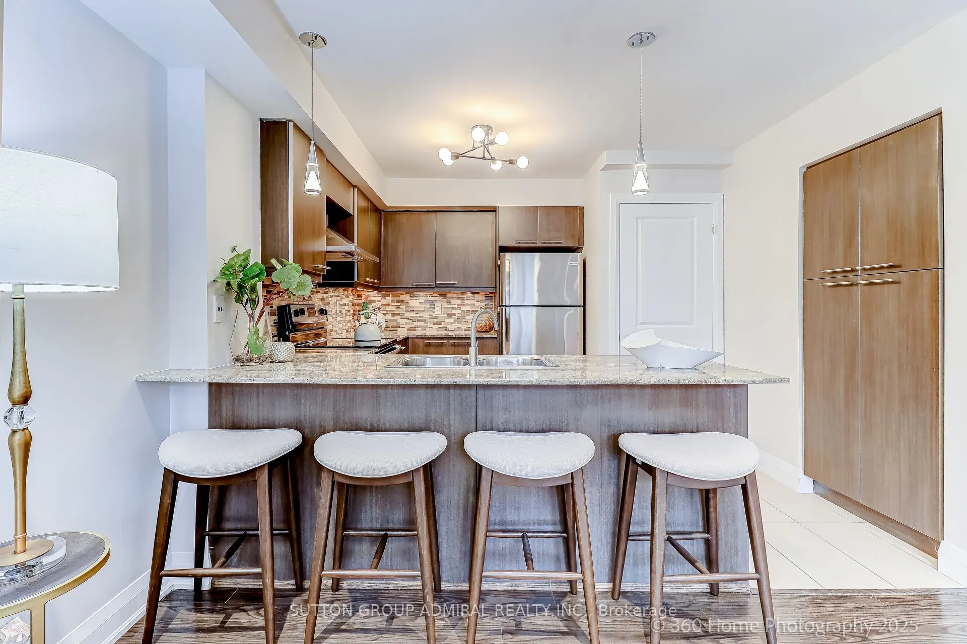 326 John Street, #143