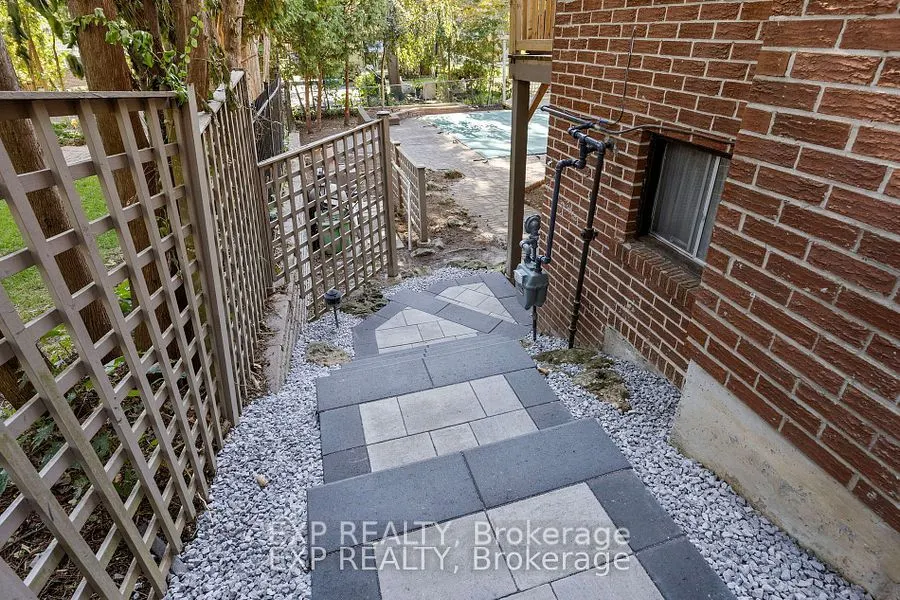 70 Hemingway Crescent