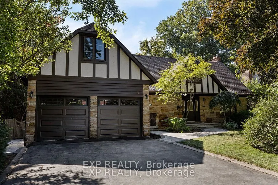 70 Hemingway Crescent