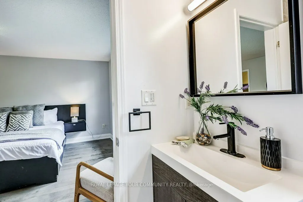 18 Weldon Woods Court