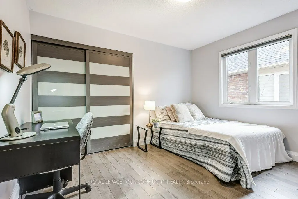 18 Weldon Woods Court