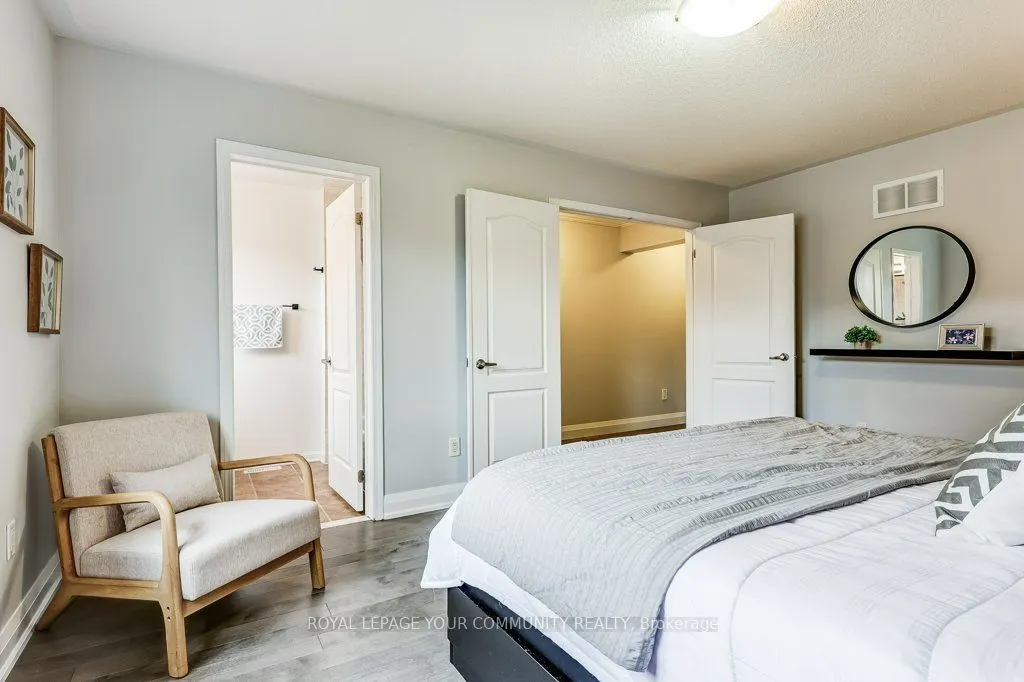 18 Weldon Woods Court