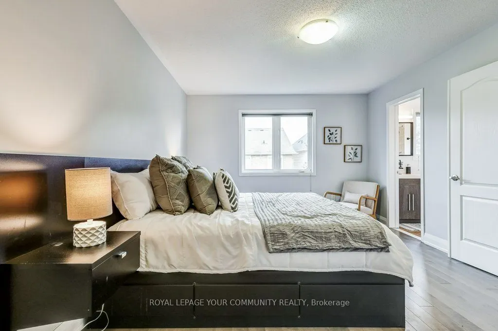 18 Weldon Woods Court