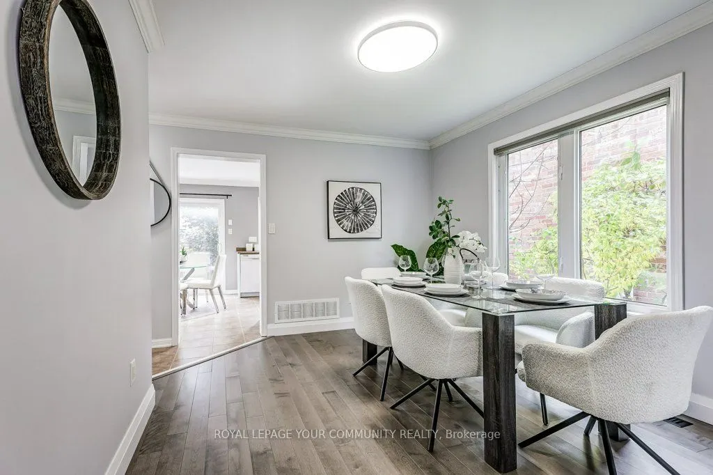 18 Weldon Woods Court