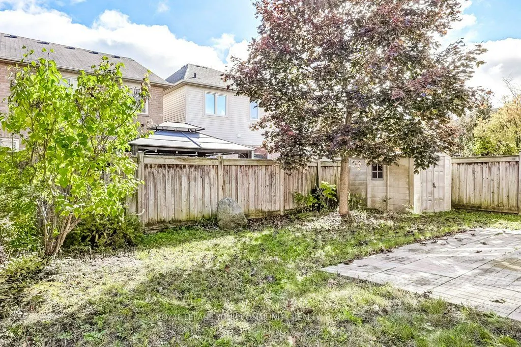 18 Weldon Woods Court