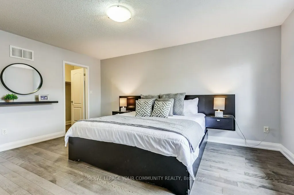 18 Weldon Woods Court