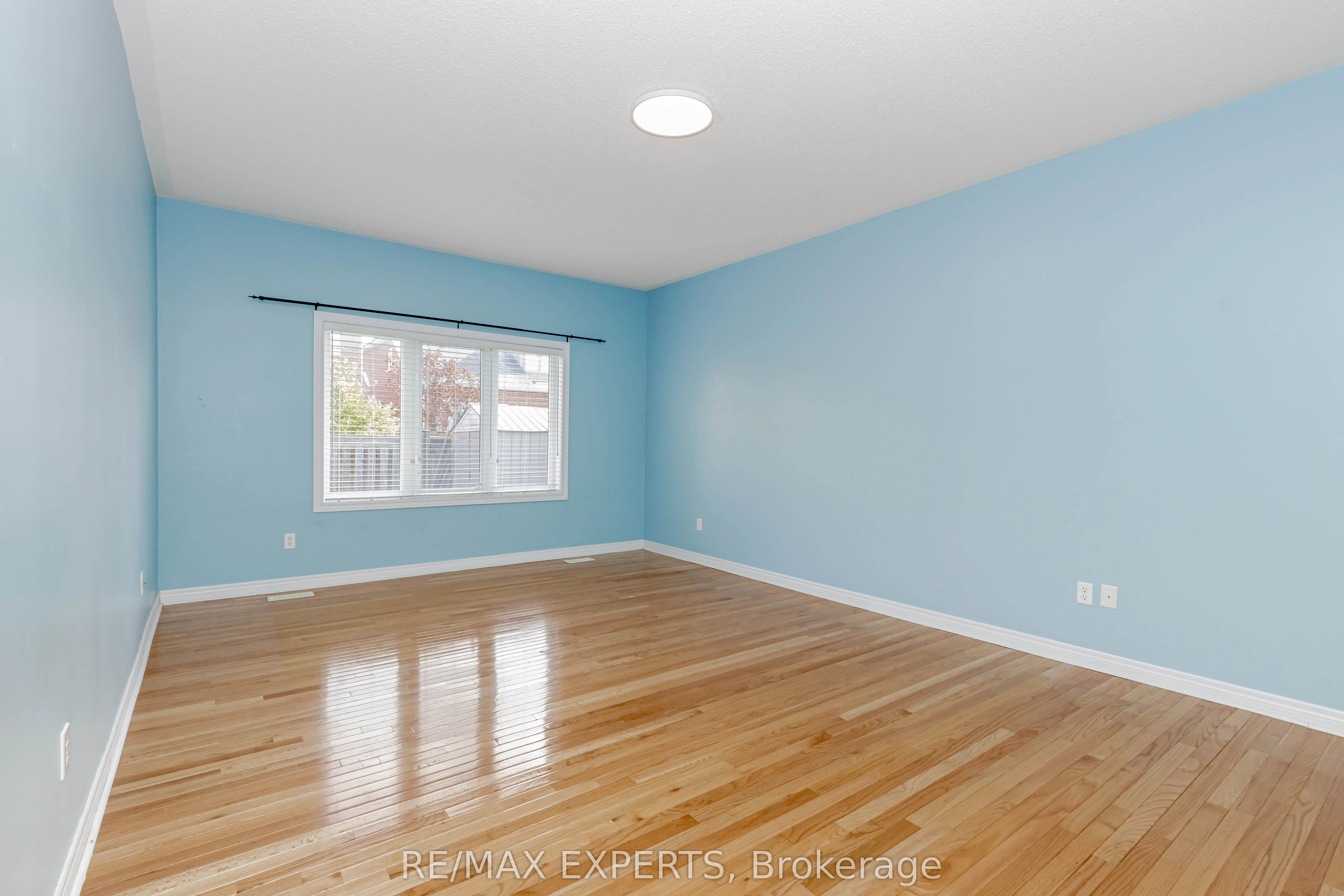 150 Saint Nicholas Crescent