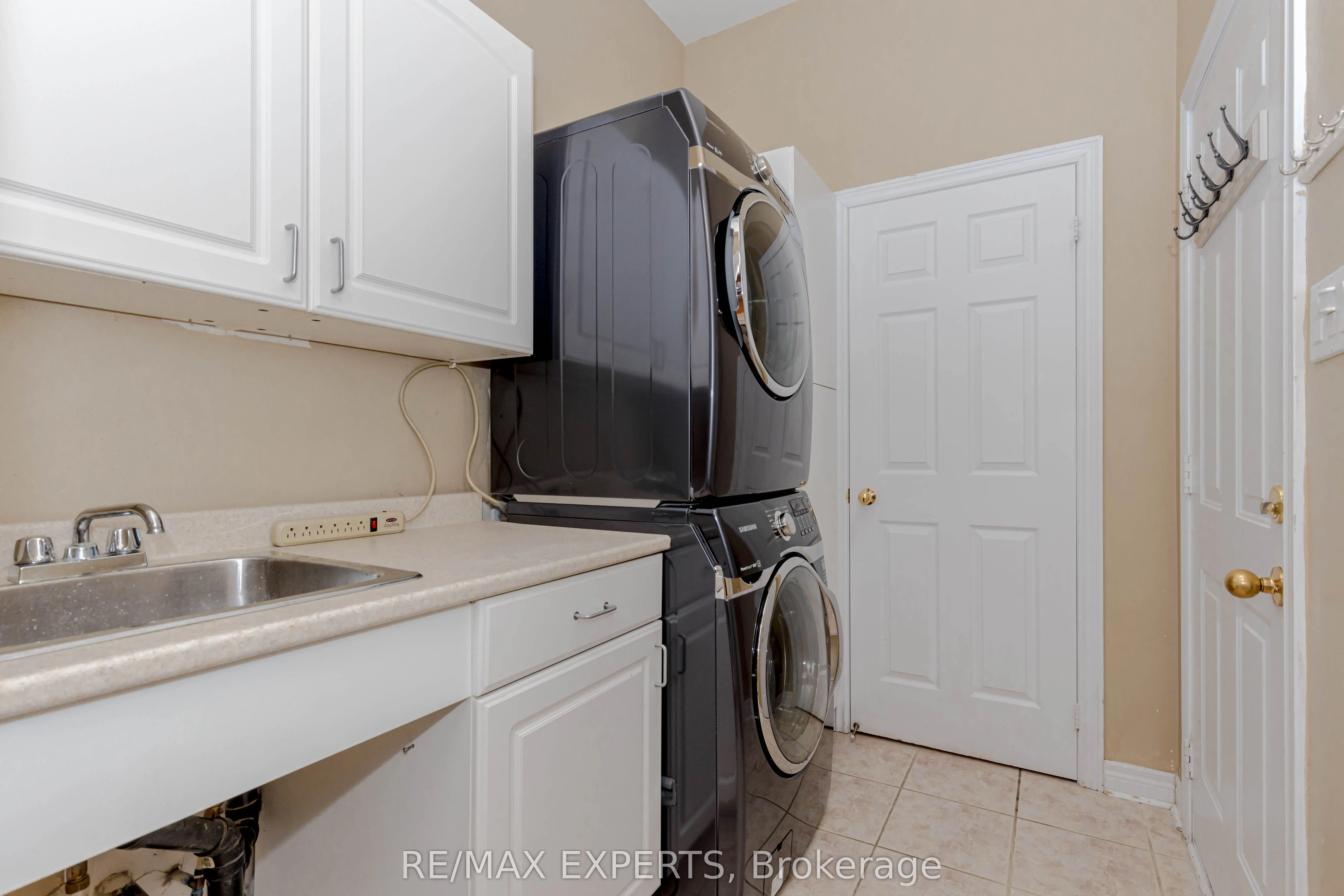 150 Saint Nicholas Crescent