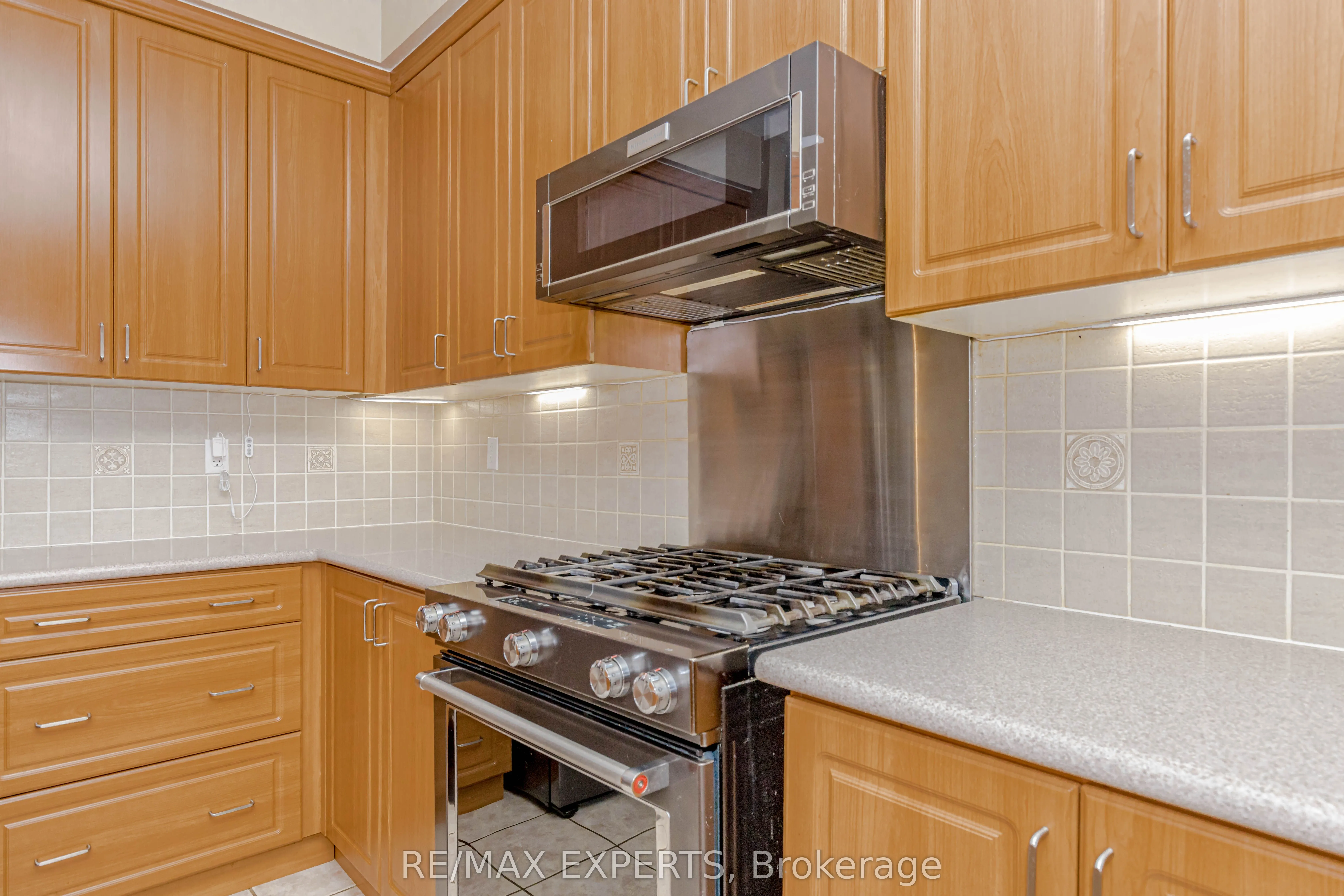 150 Saint Nicholas Crescent