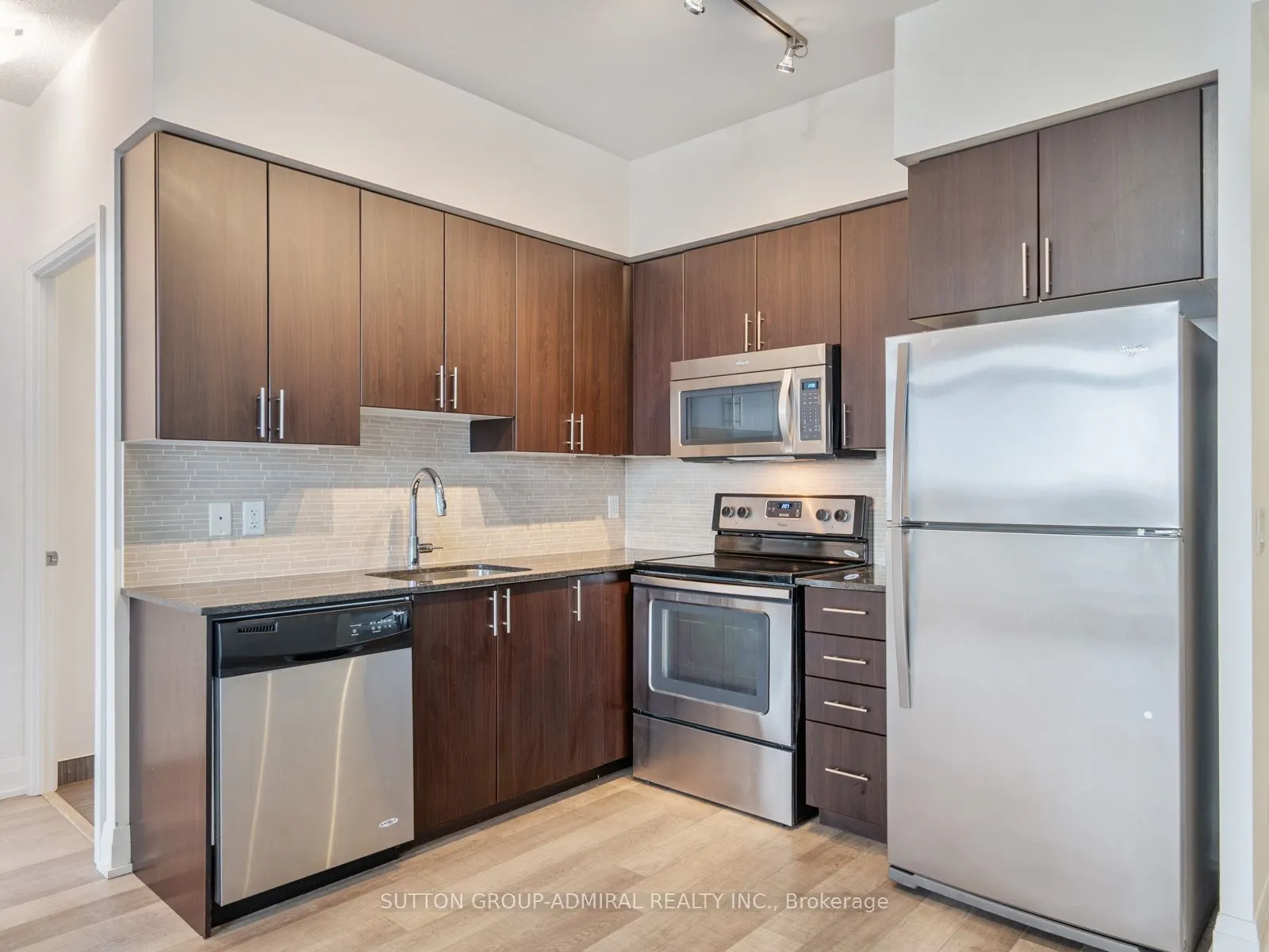 85 North Park Road, #1515