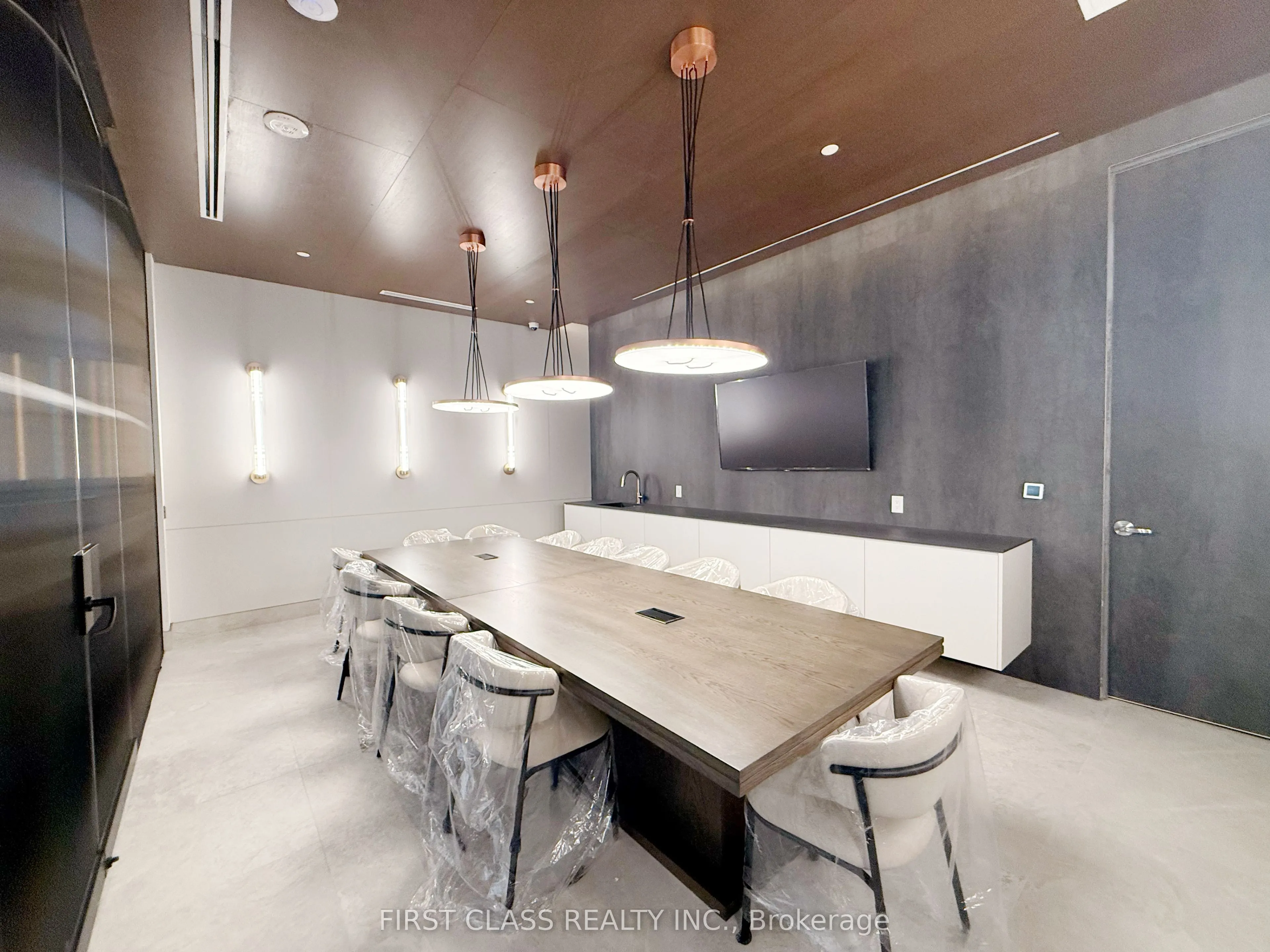 8888 Yonge Street, #709