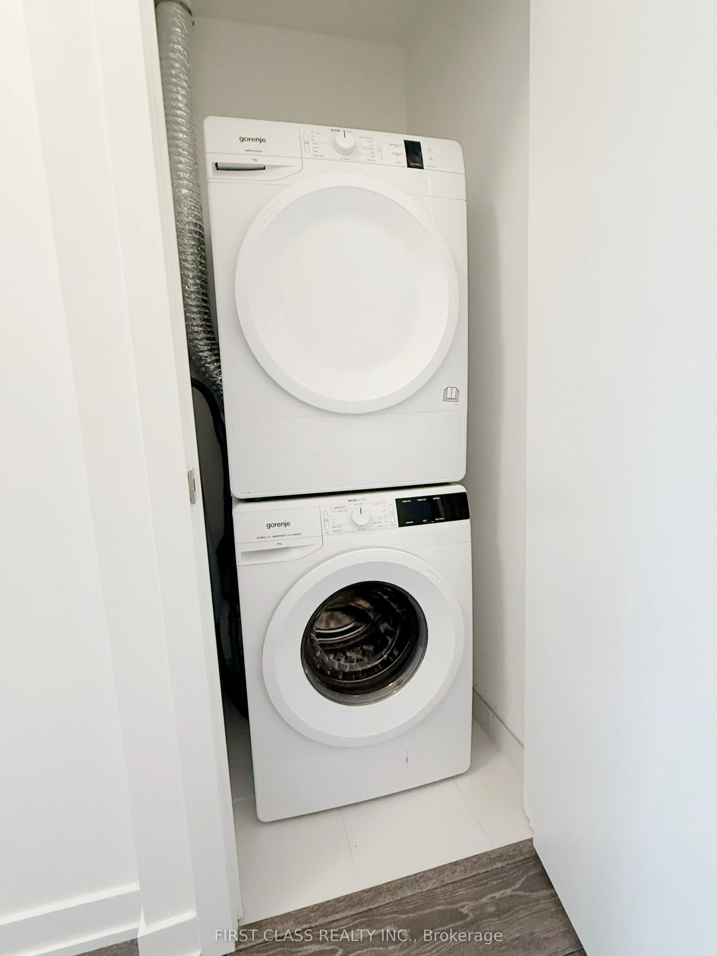 8888 Yonge Street, #709