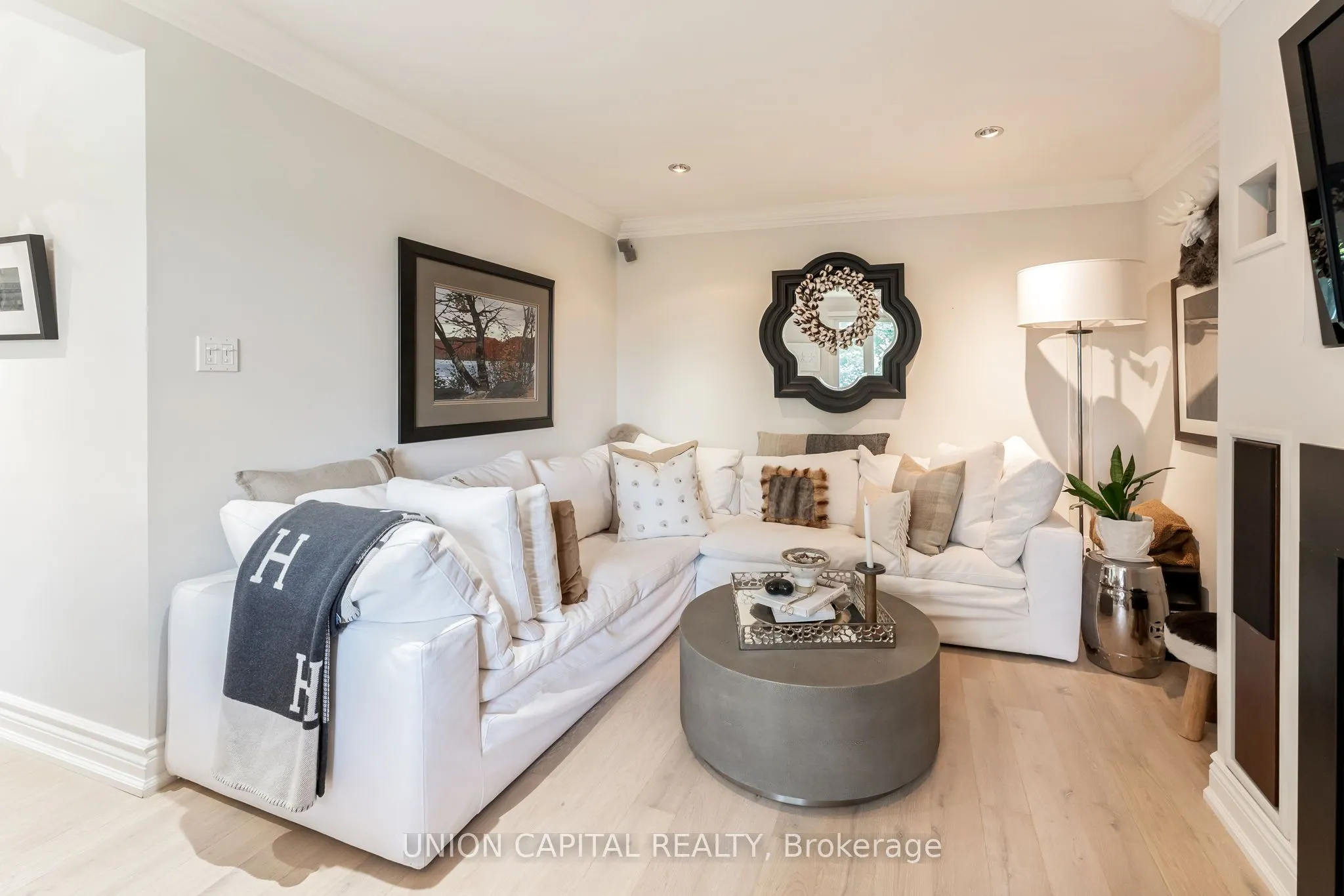 123 Imperial Crescent