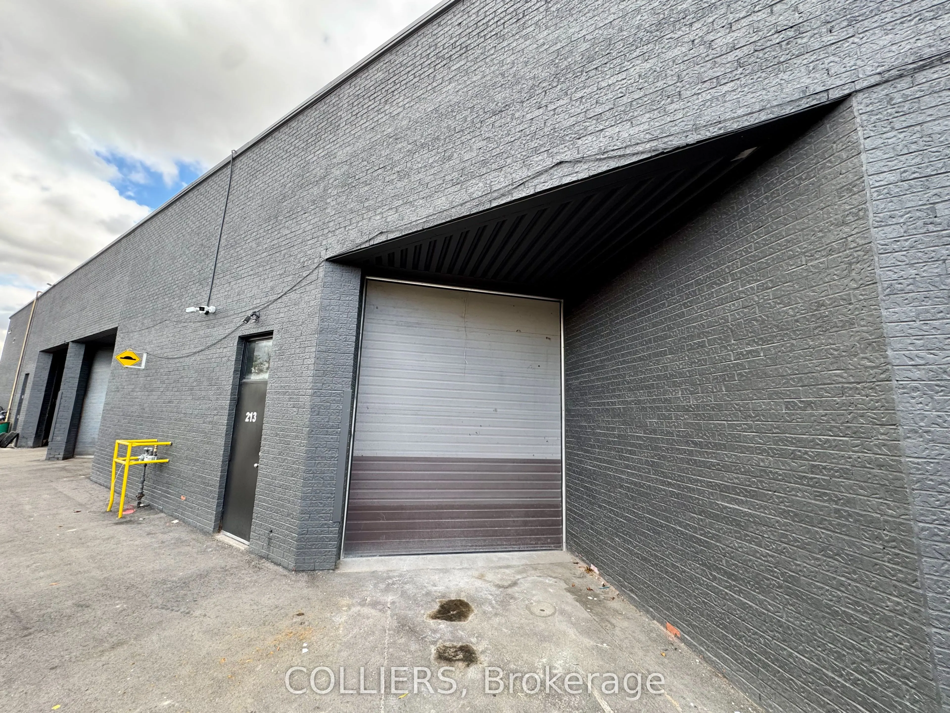 2600 John Street, #213