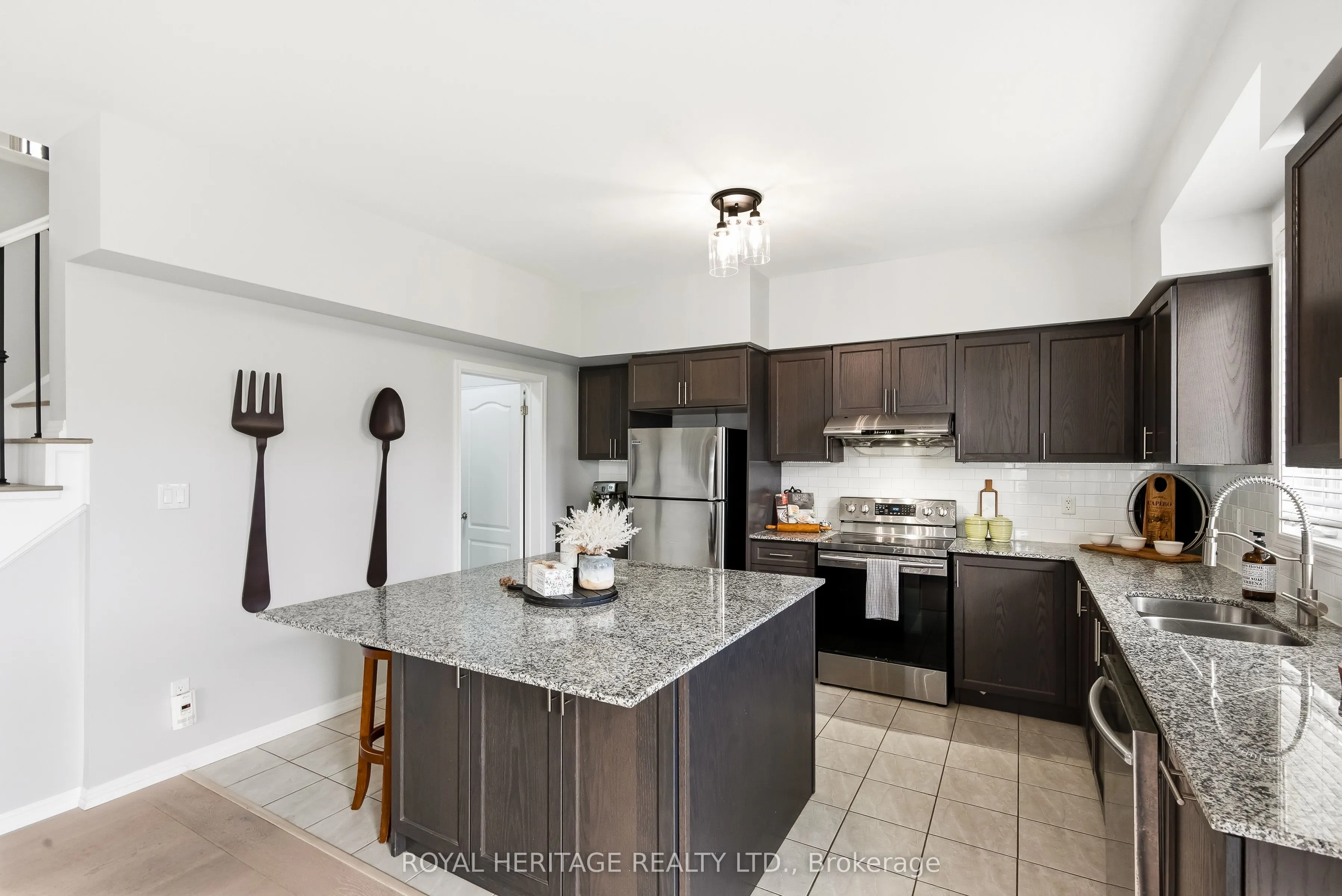 7 Sunderland Meadows Drive