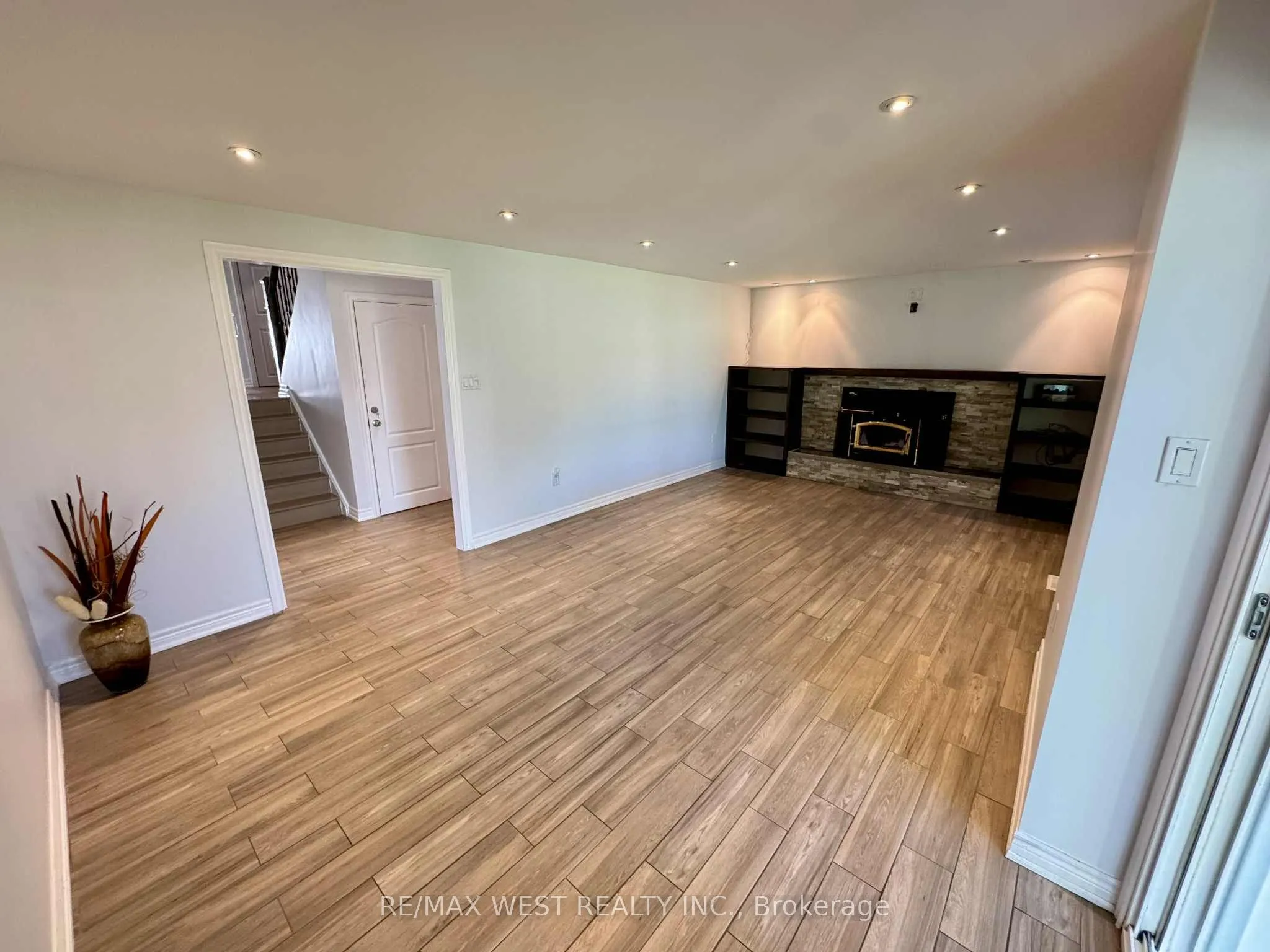 80 Maple Grove Avenue, #Main