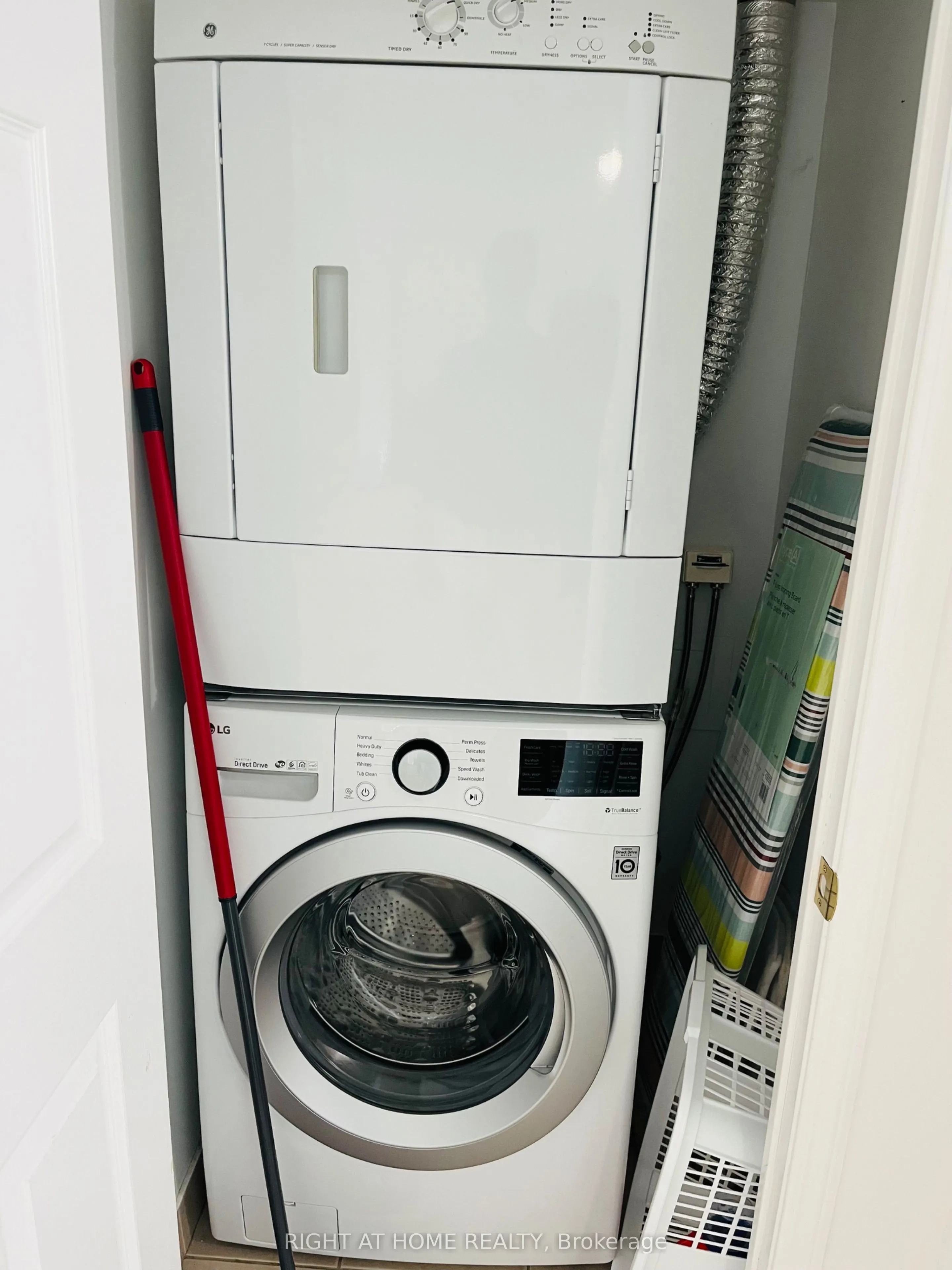 185 Oneida Crescent, #203