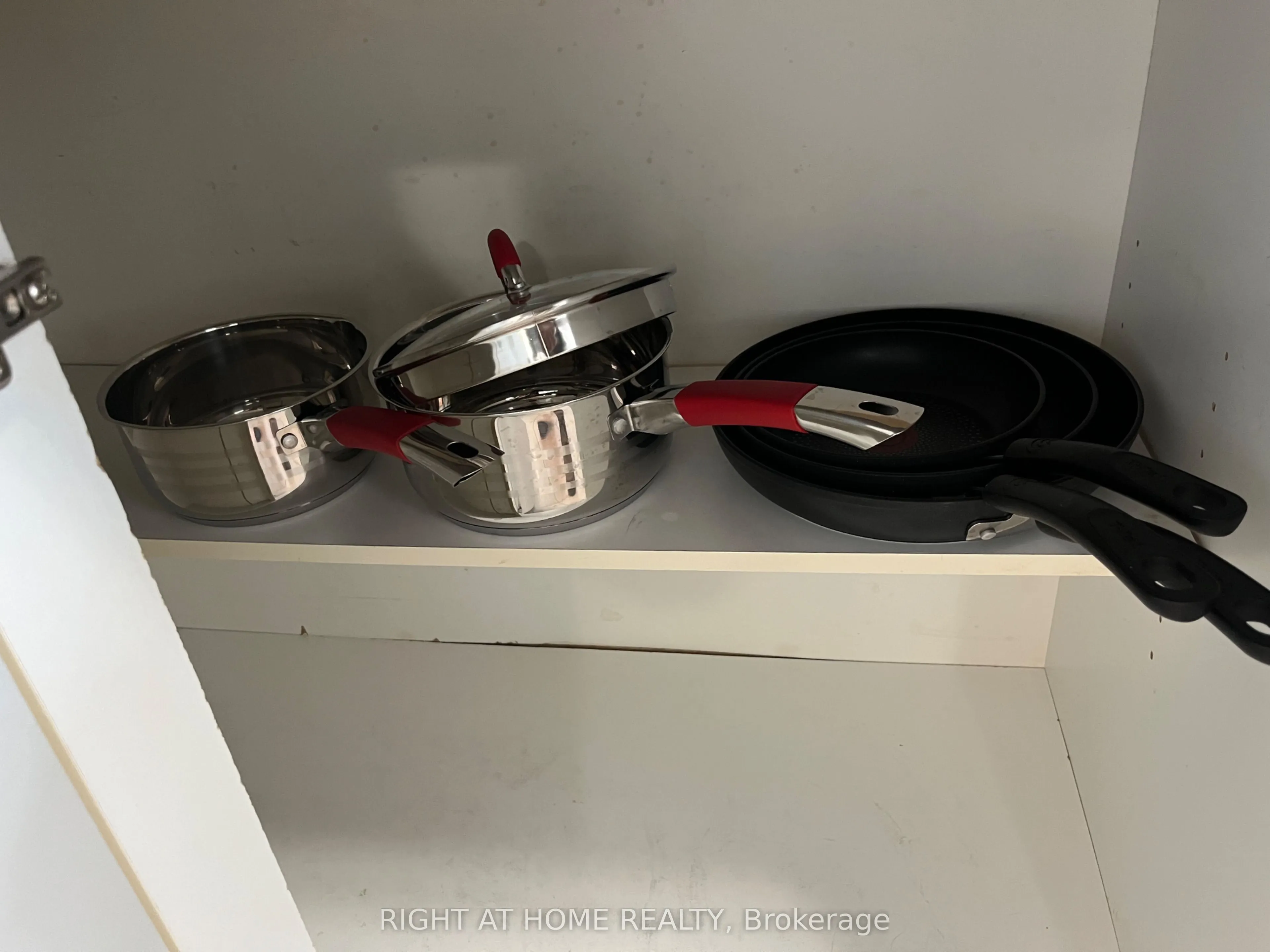 185 Oneida Crescent, #203