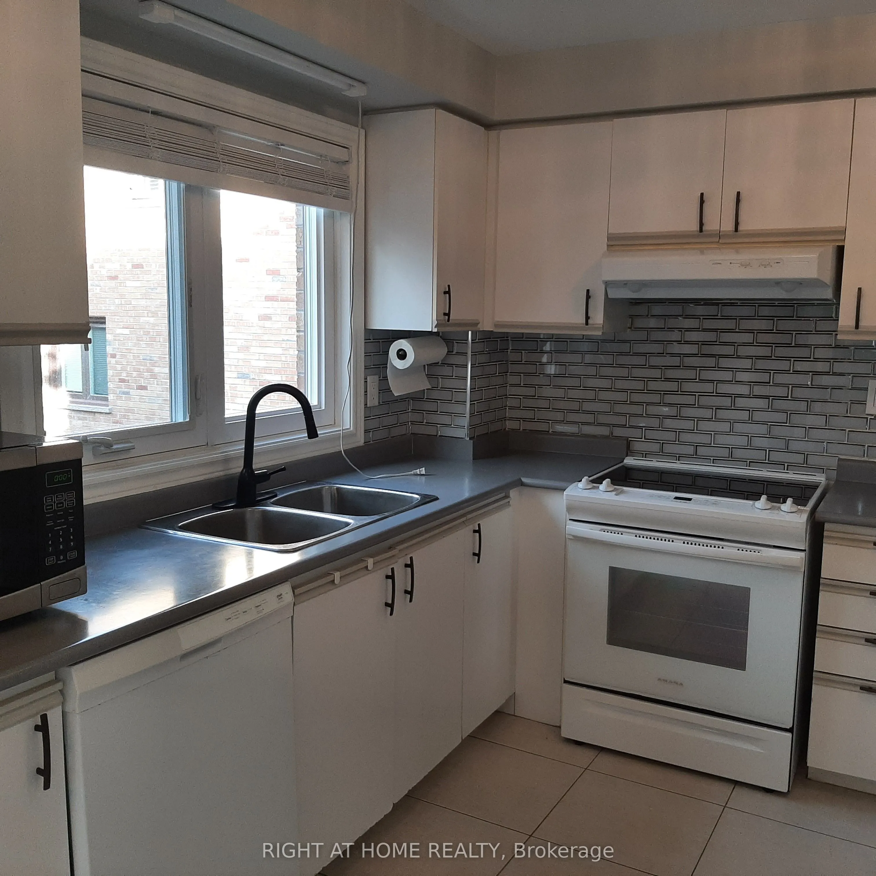 37 Old Firehall Lane, #17