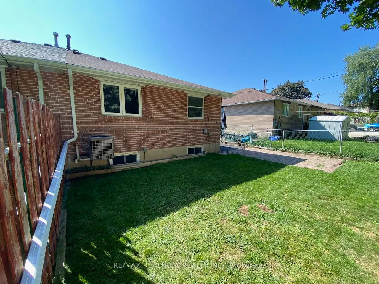 135 Willow Lane, #Main