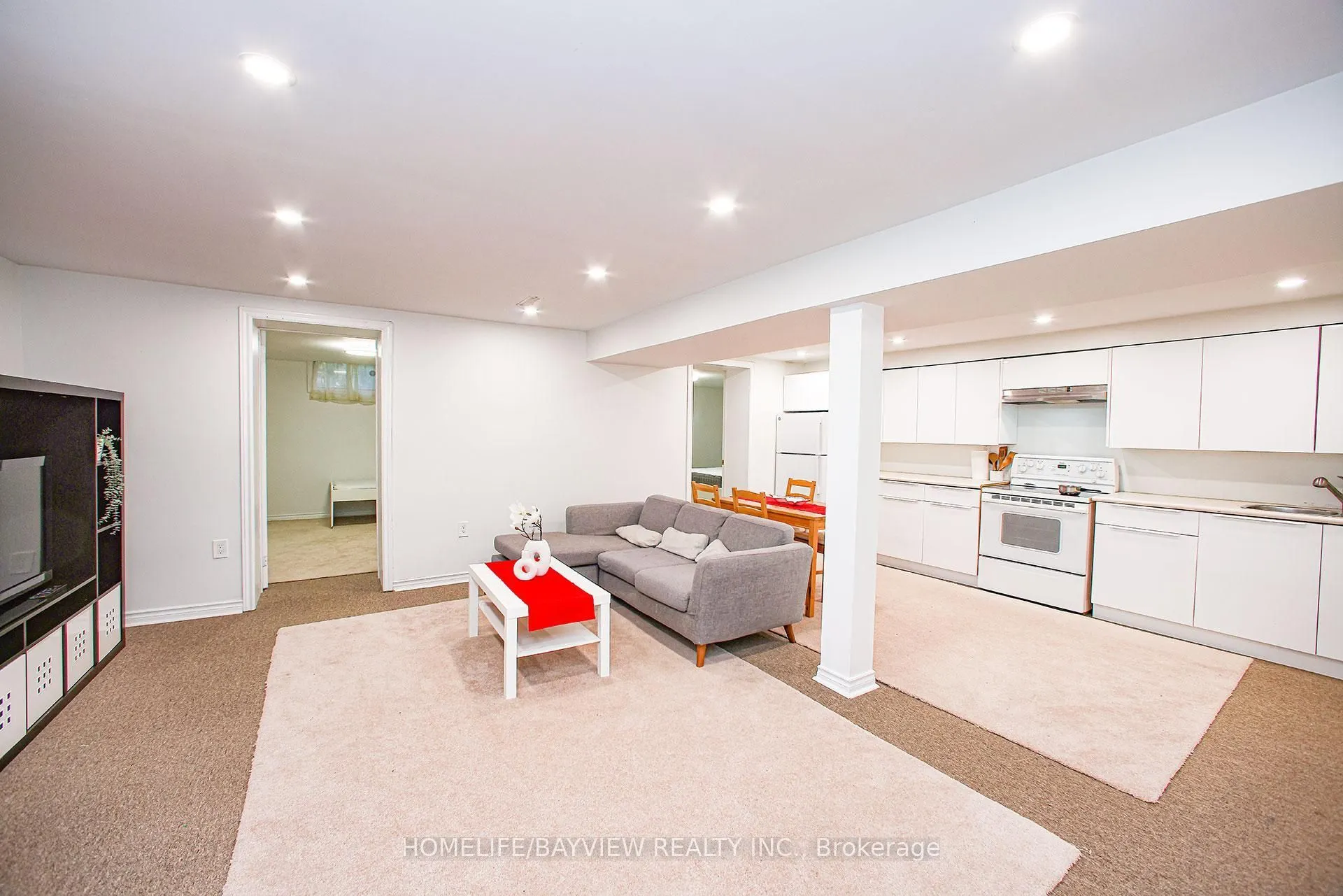 114 Holm Crescent, #LOWER L