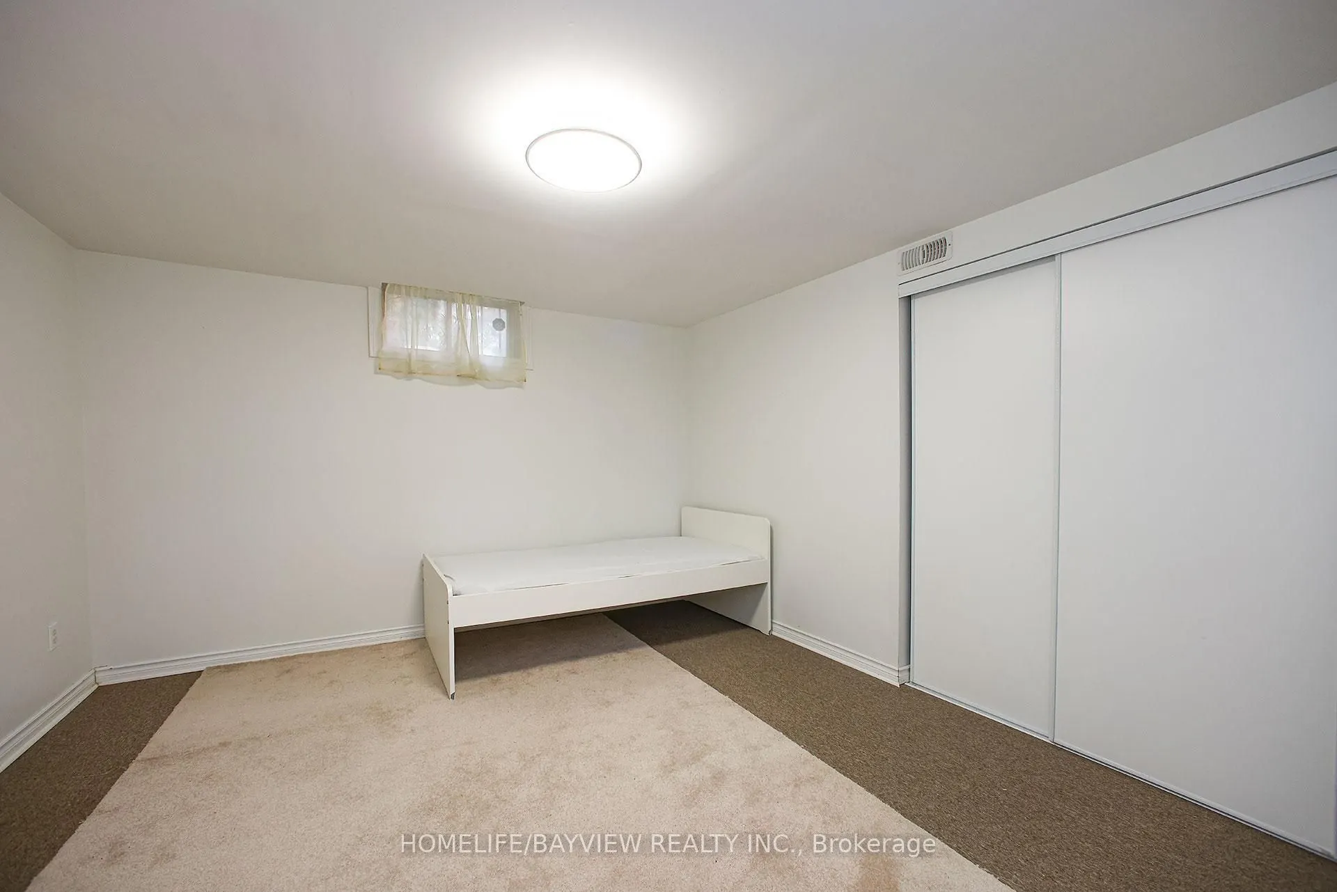 114 Holm Crescent, #LOWER L