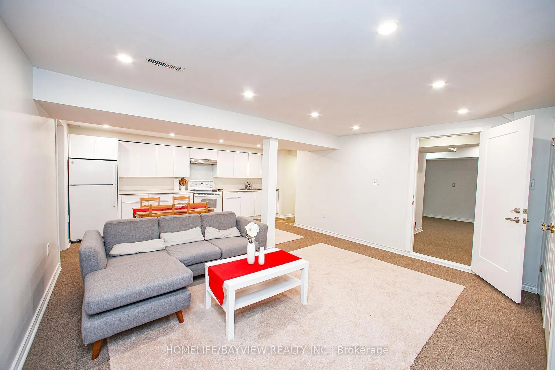 114 Holm Crescent, #LOWER L