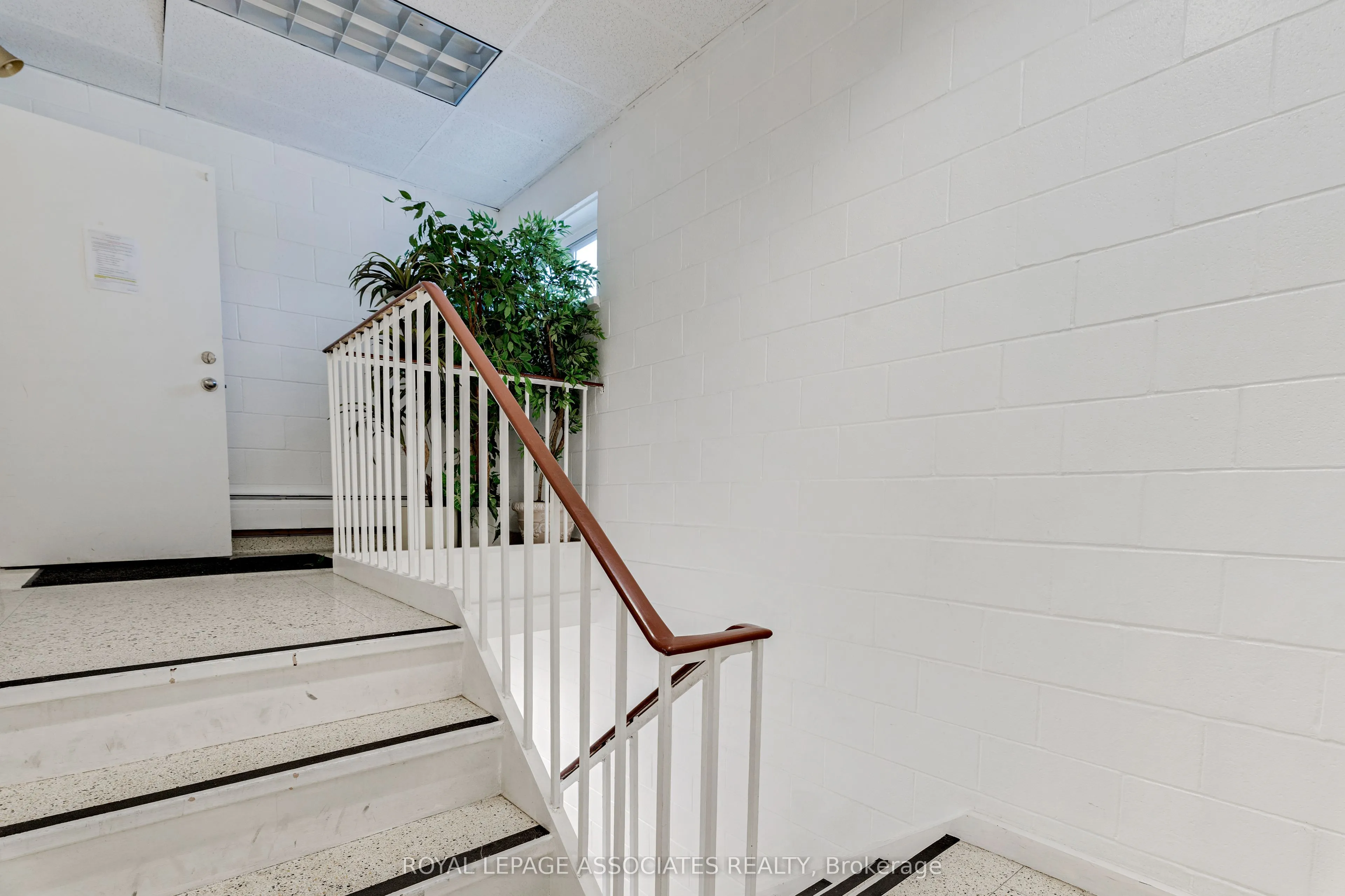 9 Laidlaw Boulevard, #11A