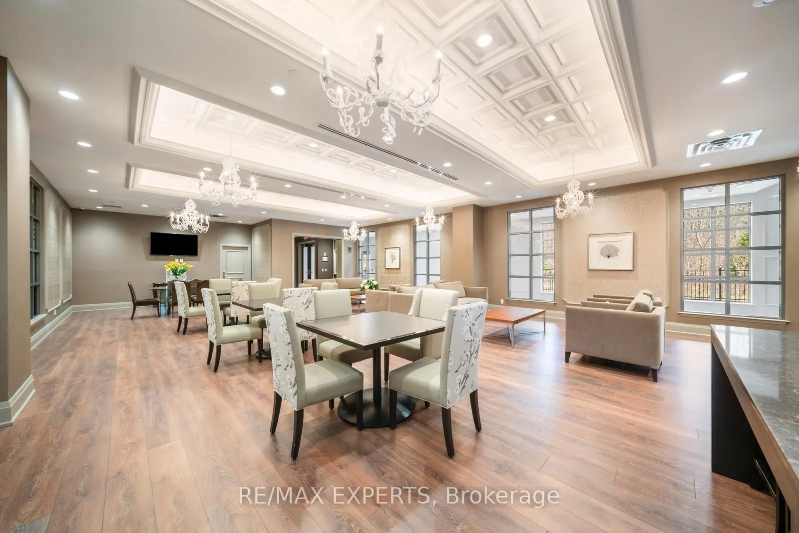 9909 Pine Valley Drive, #317