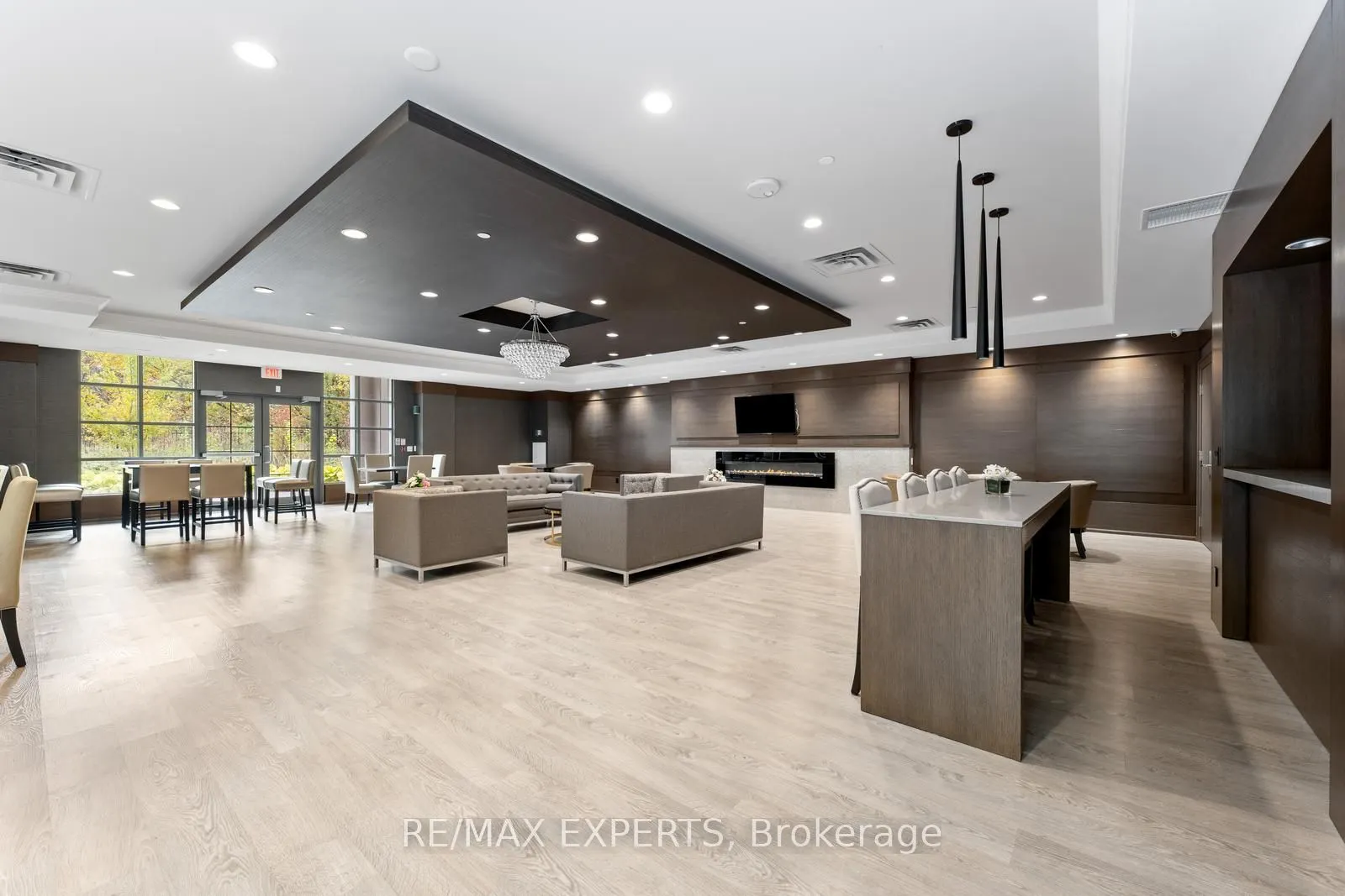 9909 Pine Valley Drive, #317