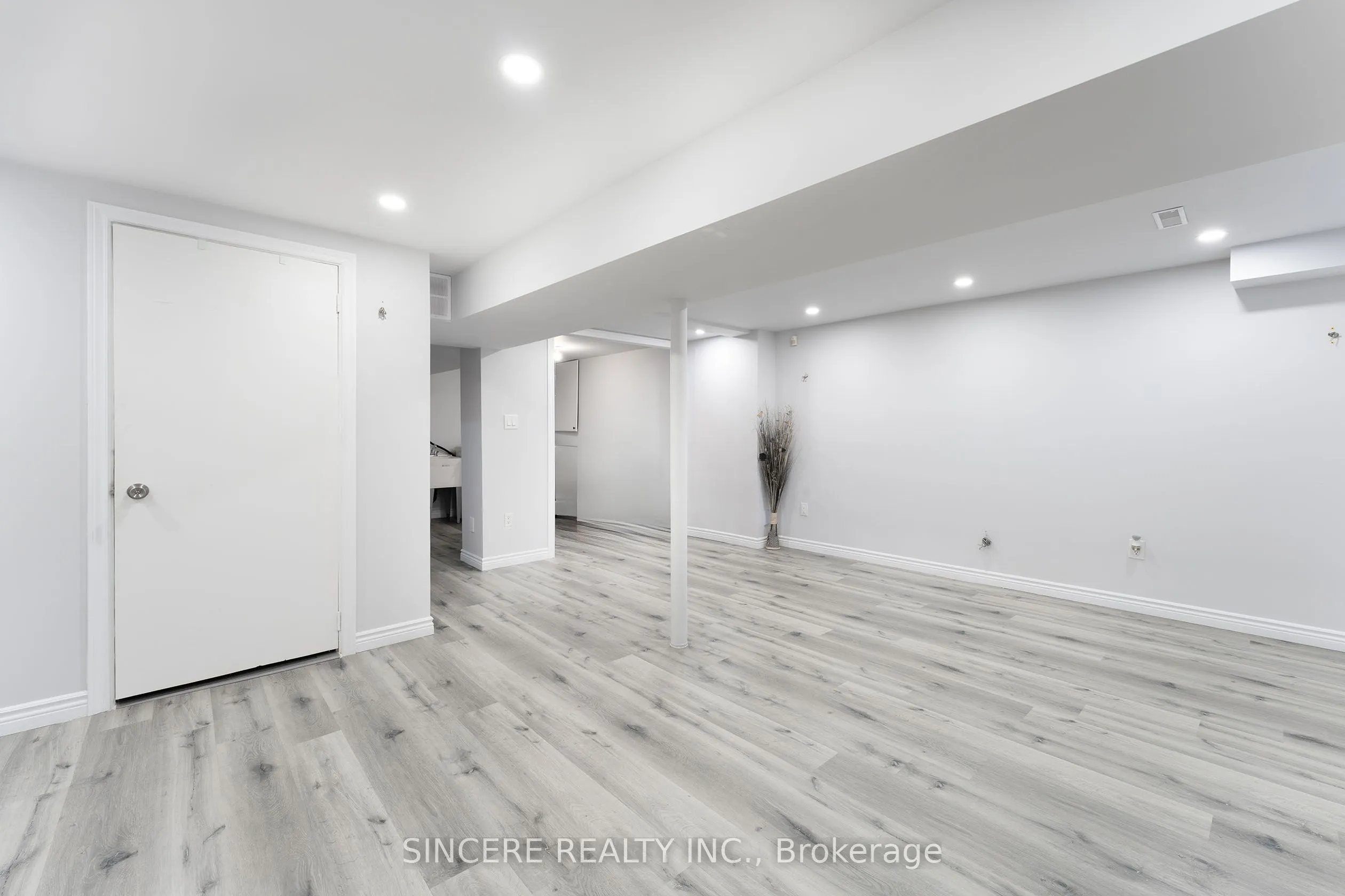 8 Greenbelt Crescent