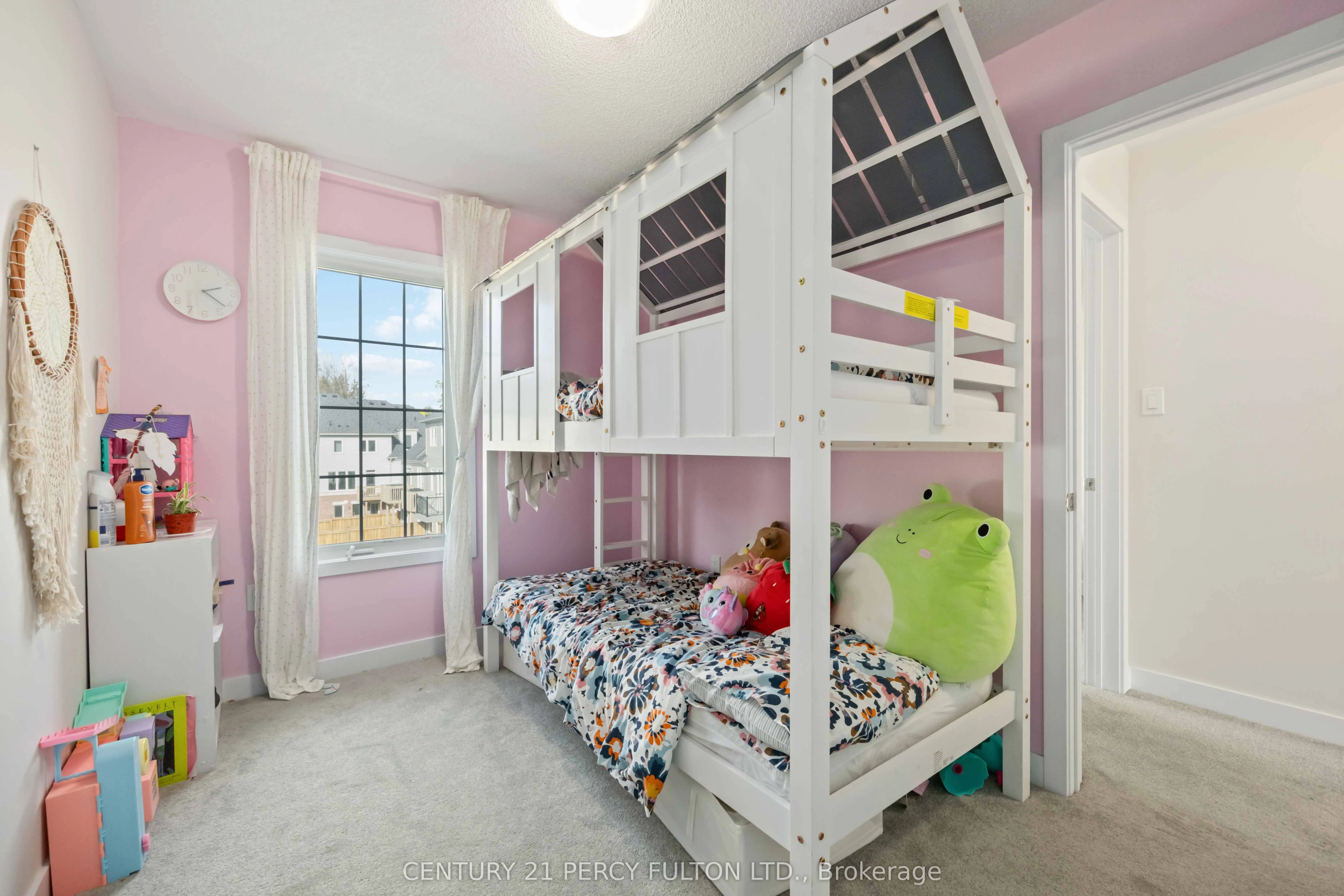 102 Lyall Stokes Circle