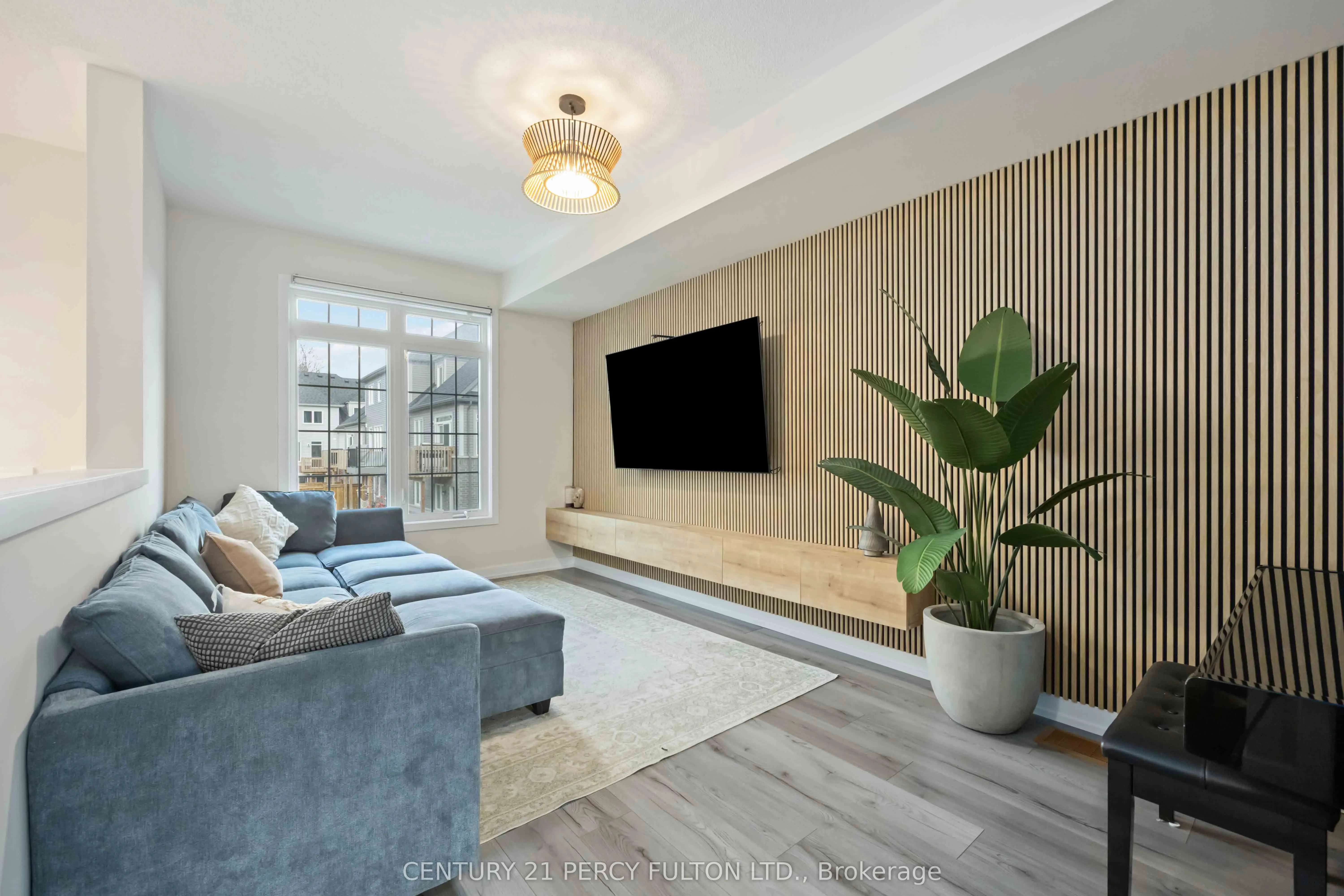 102 Lyall Stokes Circle