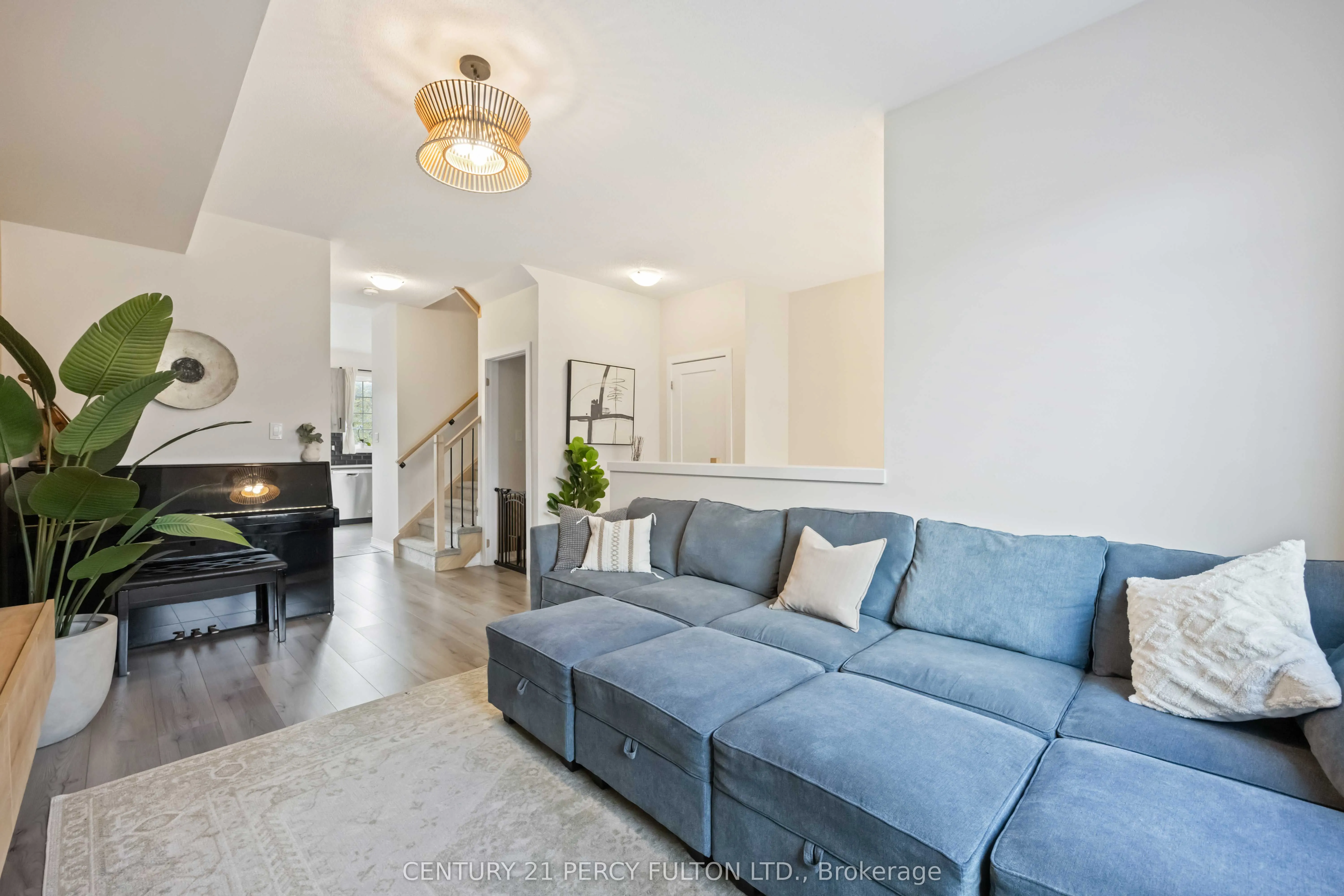 102 Lyall Stokes Circle